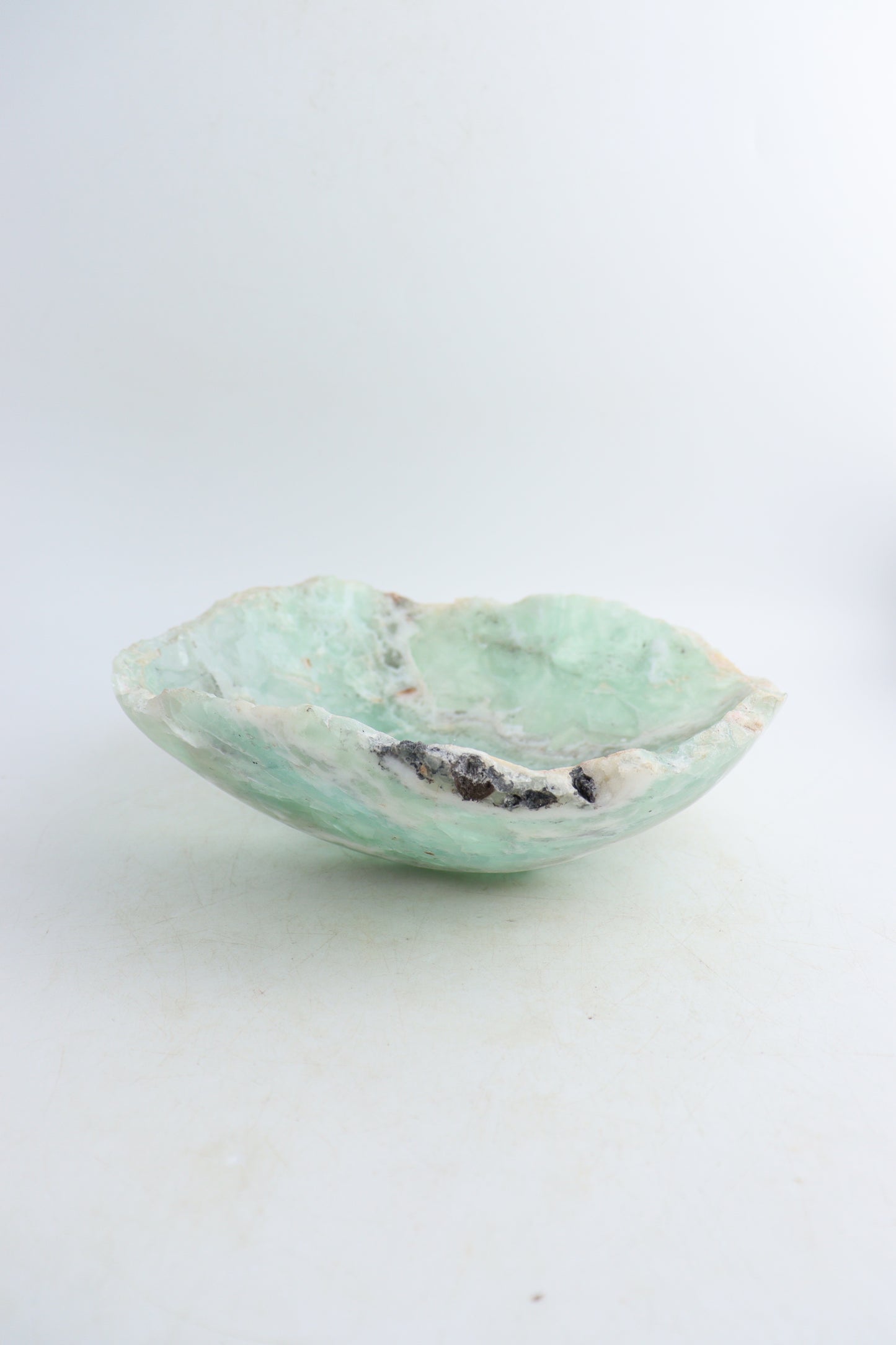 Fluorite Bowl - Expert Supplier of Wholesale Crystals & Bulk Gemstones