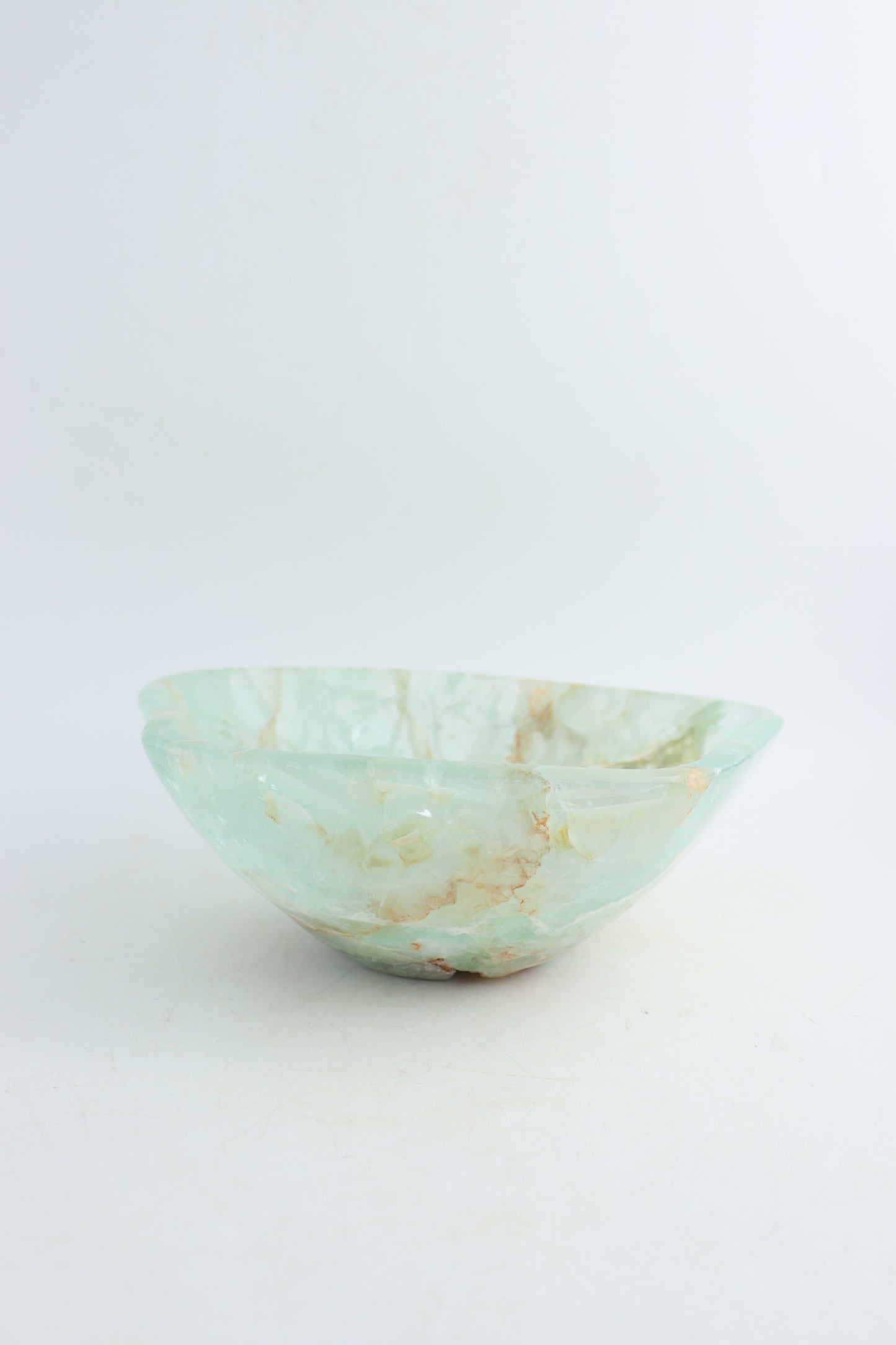 Fluorite Bowl - Expert Supplier of Wholesale Crystals & Bulk Gemstones