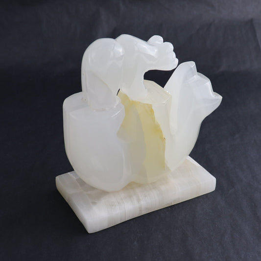 One Bear Carving Mexicano Onyx/Calcite White