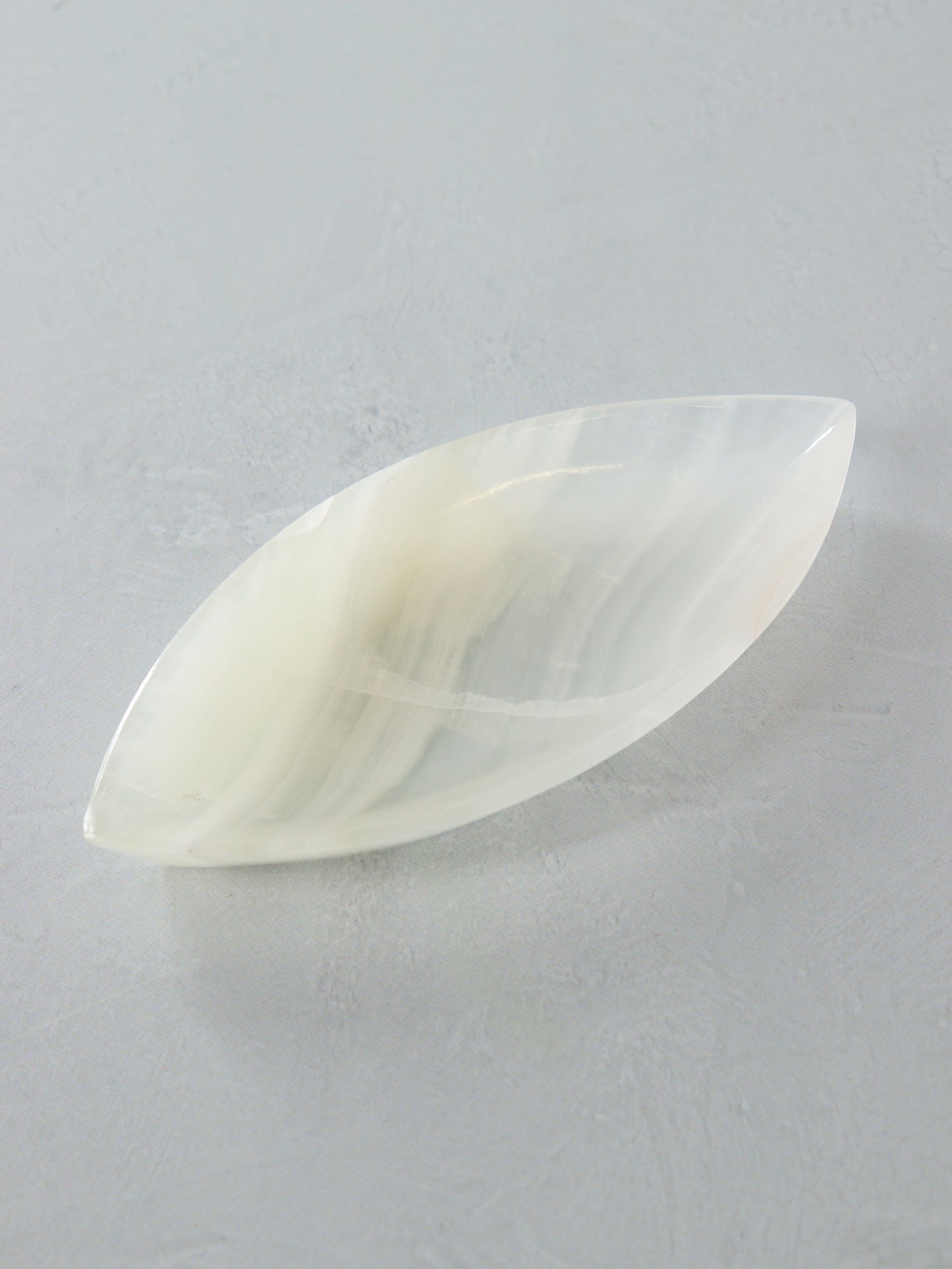 One Large White Onyx Leaf Dishes | Mi Esperanza Minerals | Supplier of Crystals and Onyx