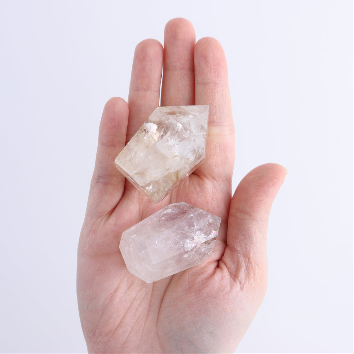 Powellite Amethyst UV Reactive Towers Set of 20 | Mi Esperanza Minerals | Supplier of Crystals and Onyx