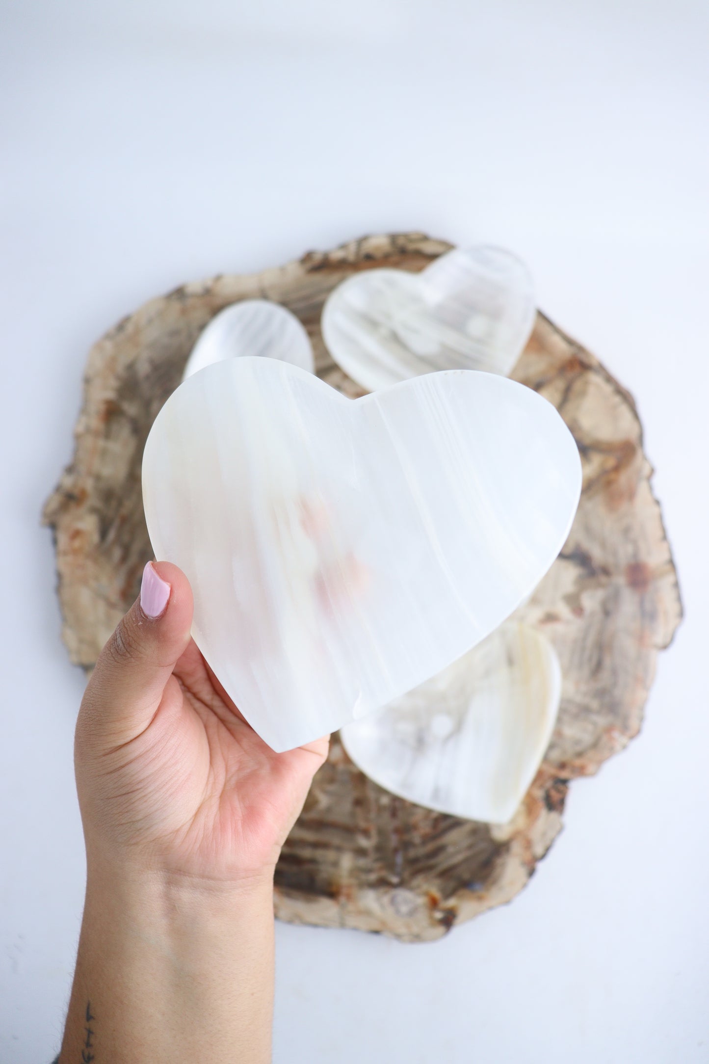 Onyx Hearts Set of 6 - Expert Supplier of Wholesale Crystals & Bulk Gemstones