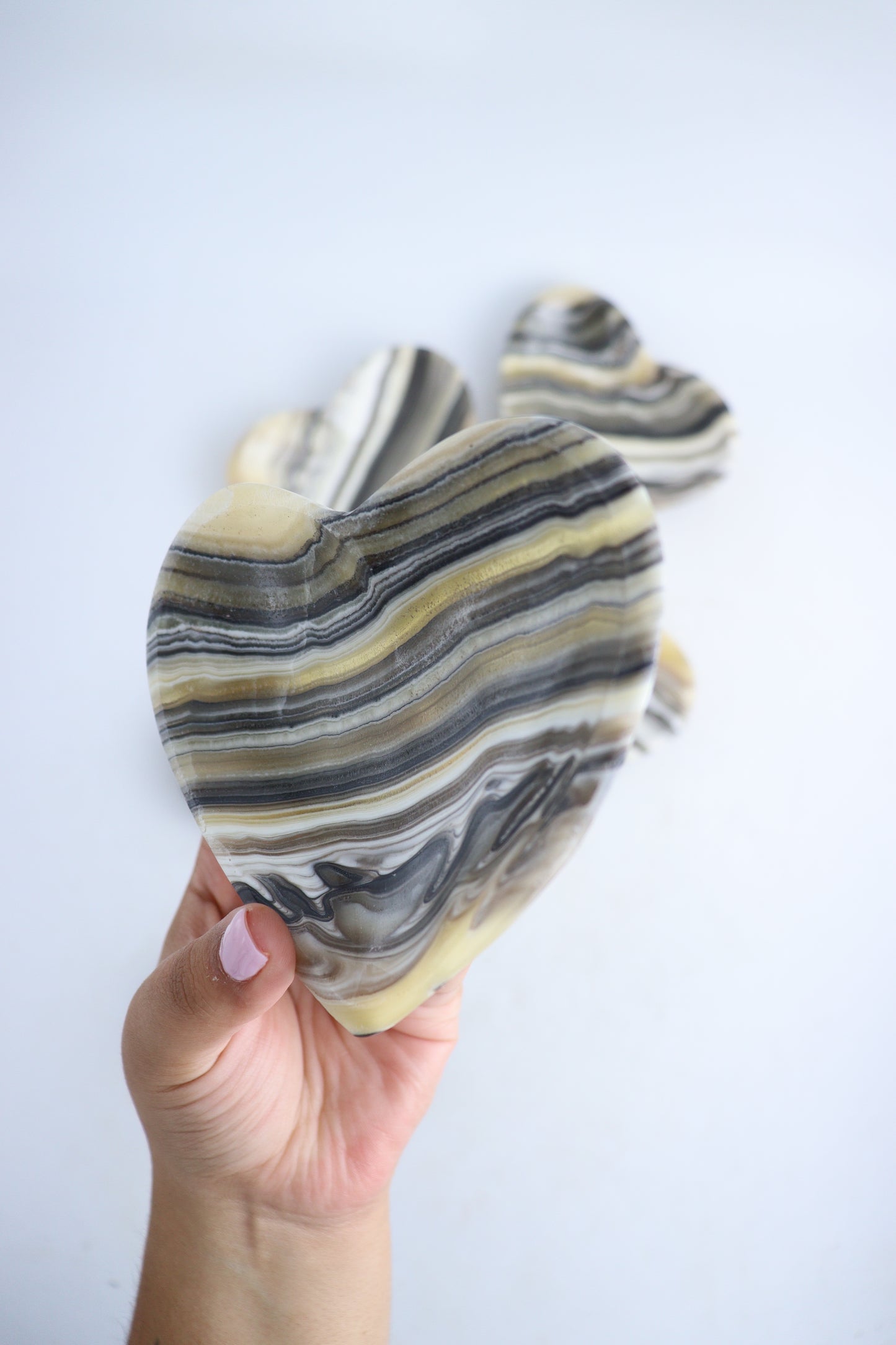 Onyx Hearts Set of 6 - Expert Supplier of Wholesale Crystals & Bulk Gemstones