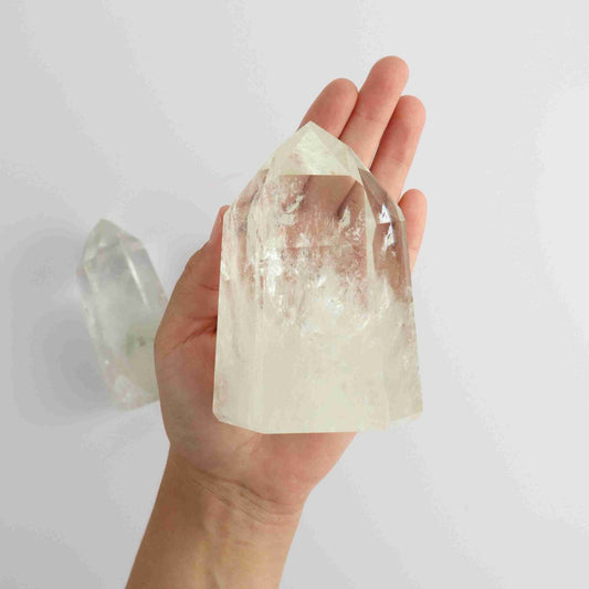 1kg Clear Quartz Tower - Expert Supplier of Wholesale Crystals & Bulk Gemstones