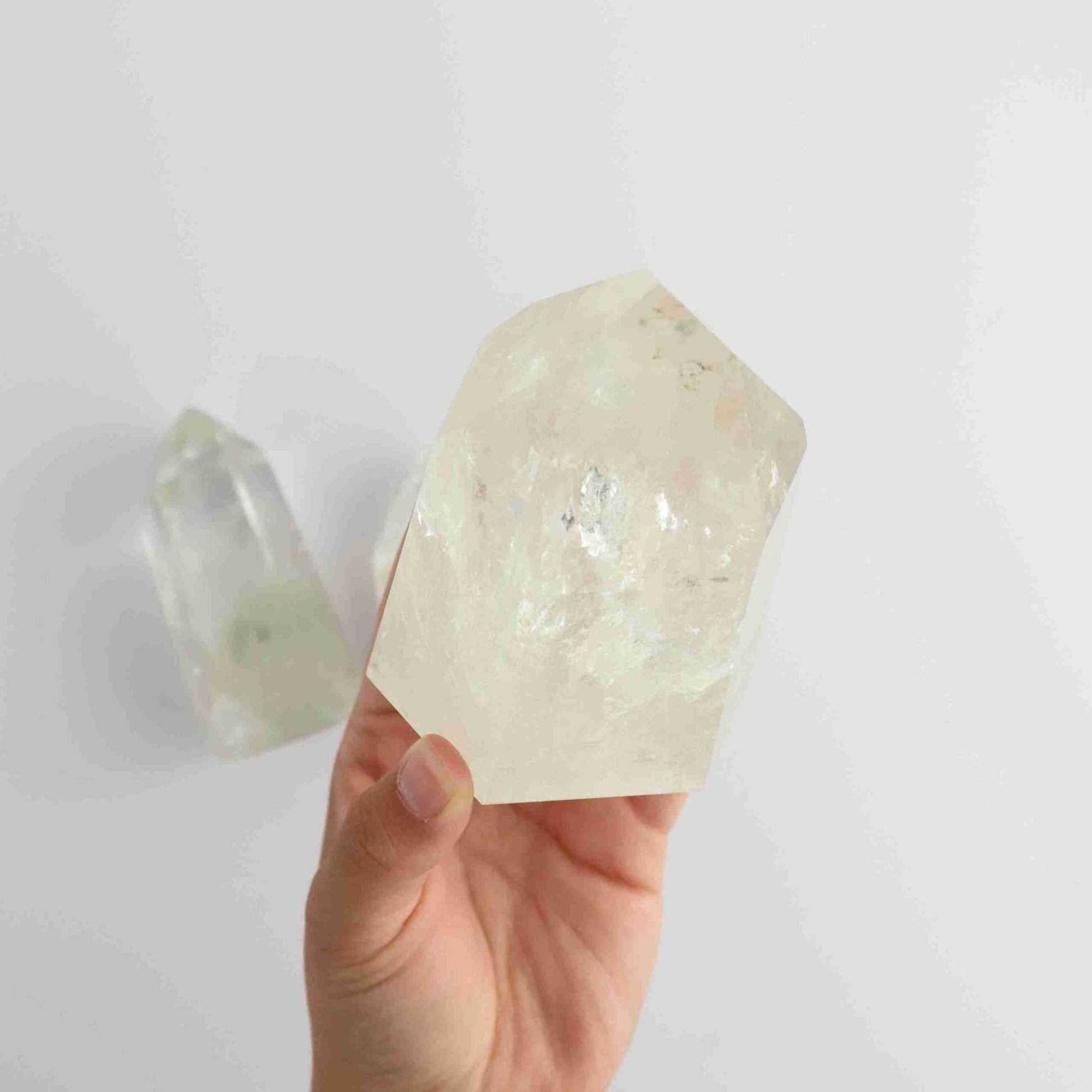 1kg Clear Quartz Tower - Expert Vendor of Wholesale Crystals