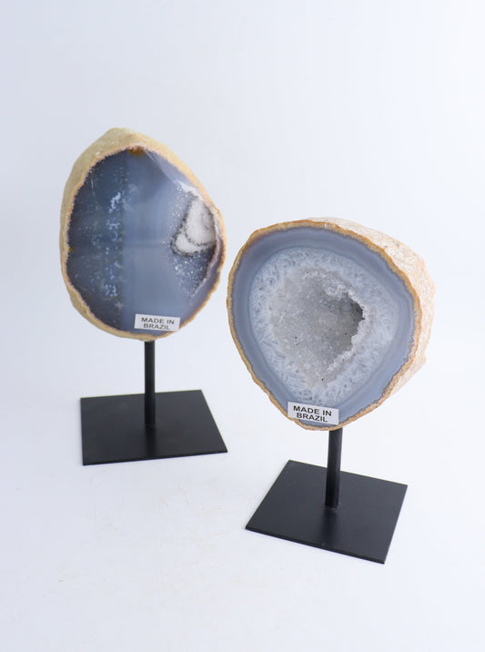 Agate Geode on Pin - Mi Esperanza Minerals