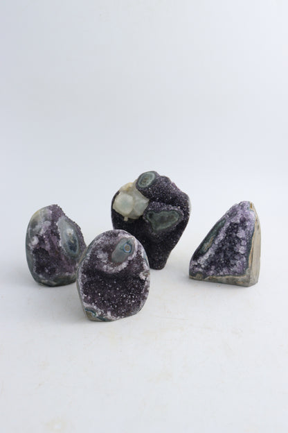 Amethyst Cut Bases - Expert Supplier of Wholesale Crystals & Bulk Gemstones