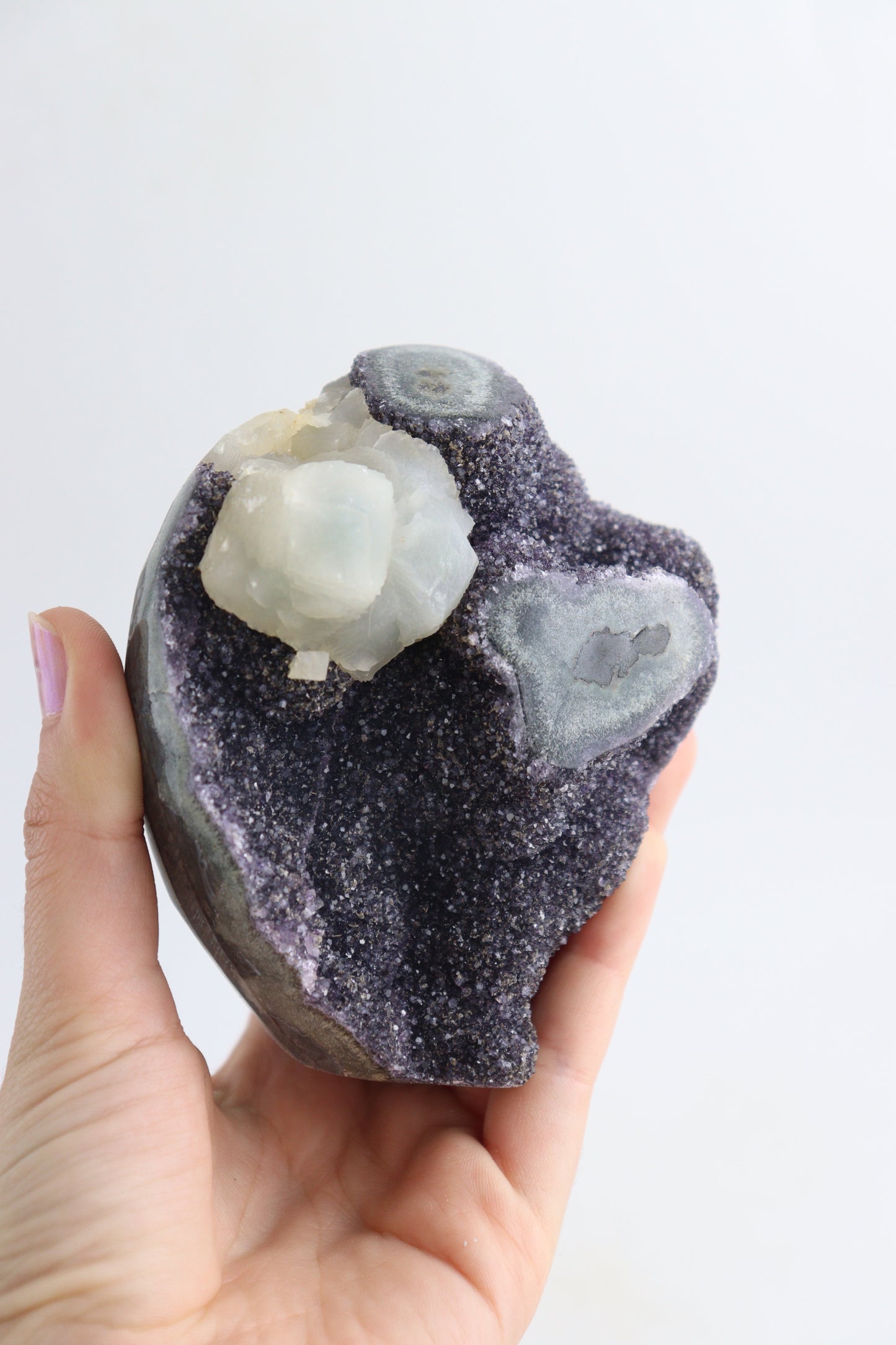 Amethyst Cut Bases - Expert Supplier of Wholesale Crystals & Bulk Gemstones