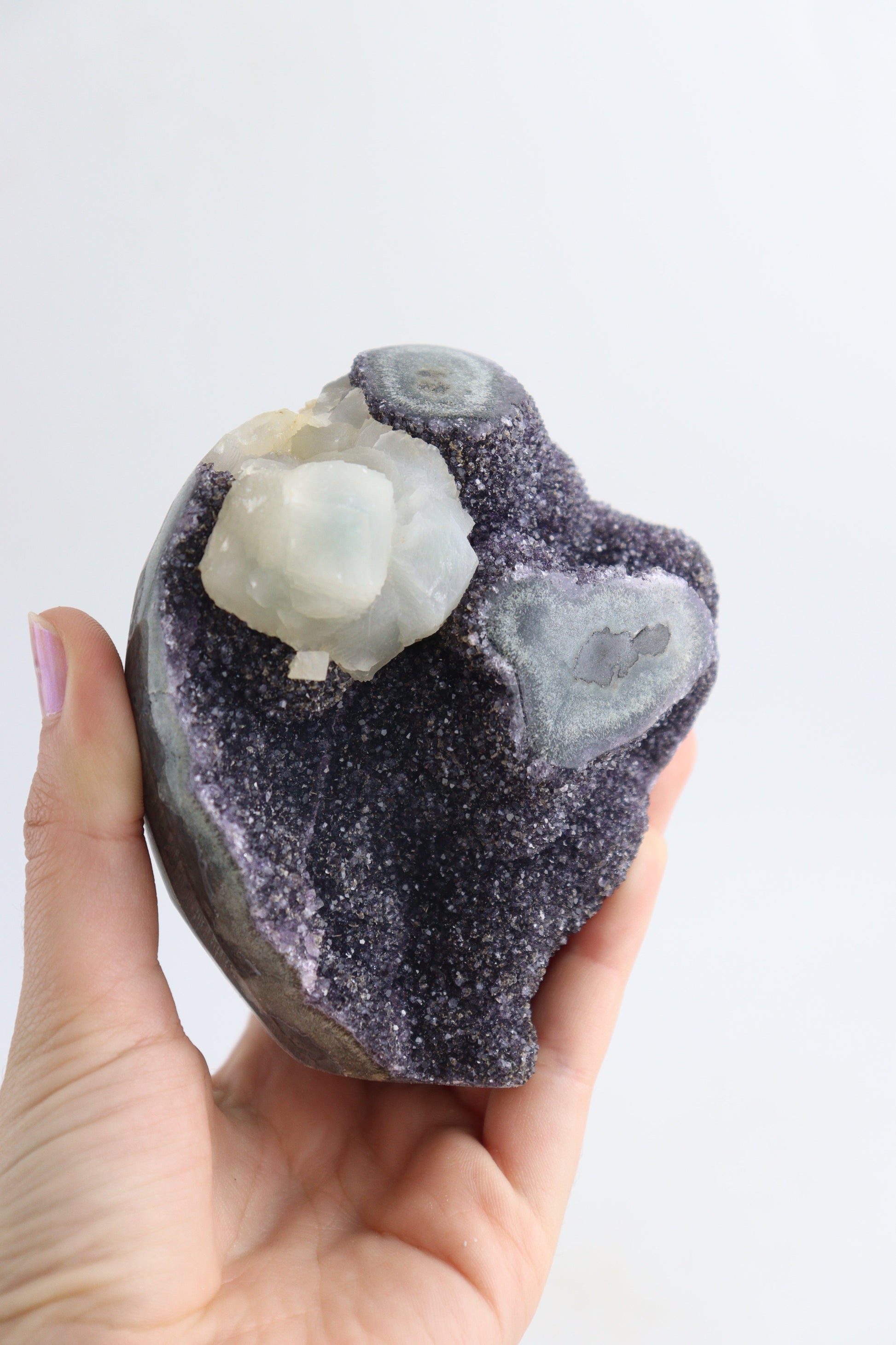 Amethyst Cut Bases - Expert Supplier of Wholesale Crystals & Bulk Gemstones