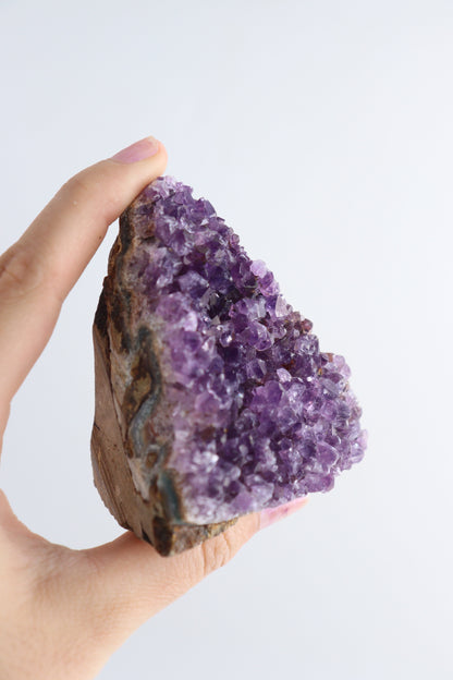 Amethyst Cut Base - Expert Supplier of Wholesale Crystals & Bulk Gemstones