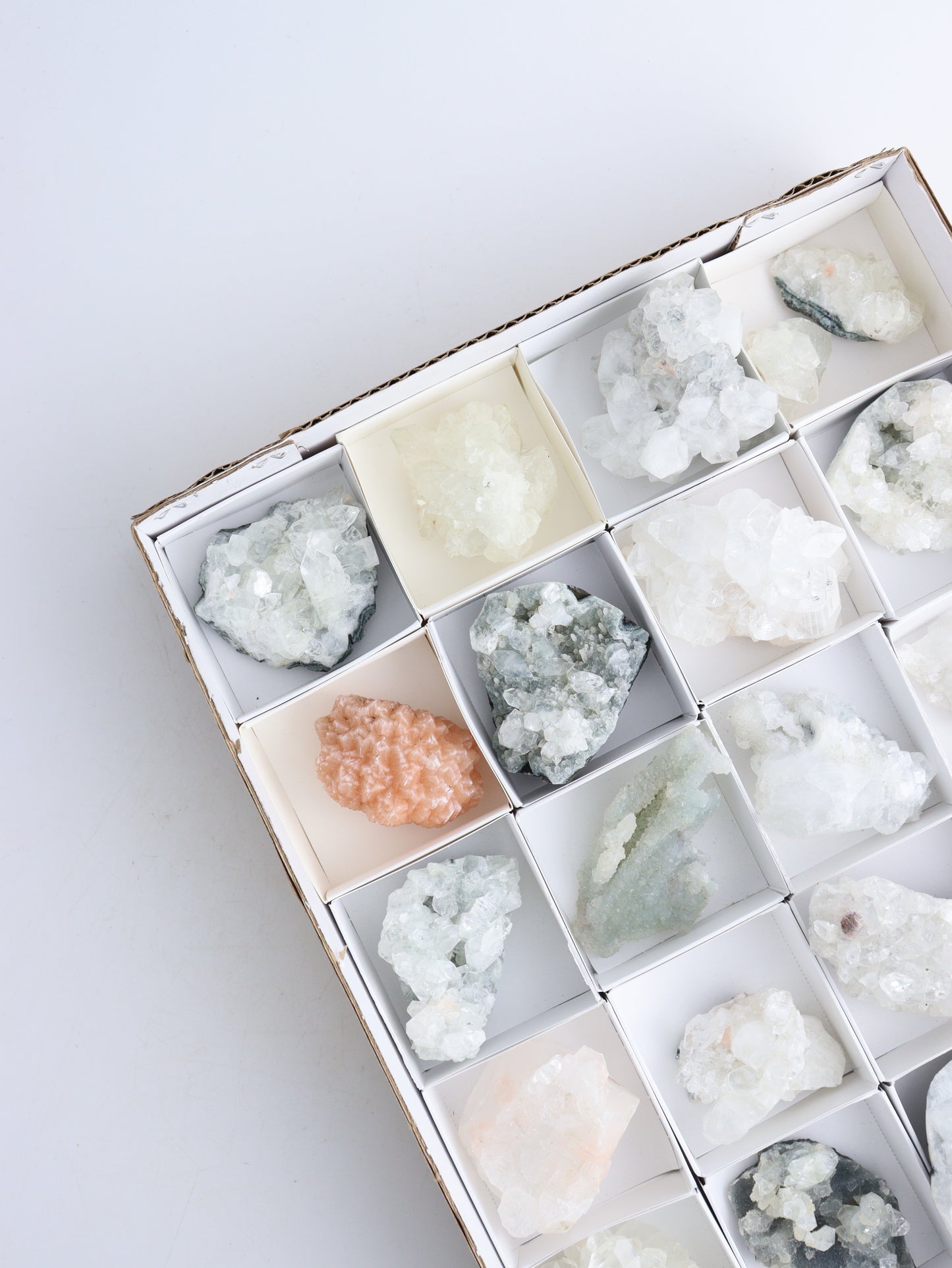 Apophyllite Clusters Flat - Expert Wholesale and Supplier of Wholesale Crystals & Bulk Gemstones, ["Apophyllite","Clusters","Flats"]