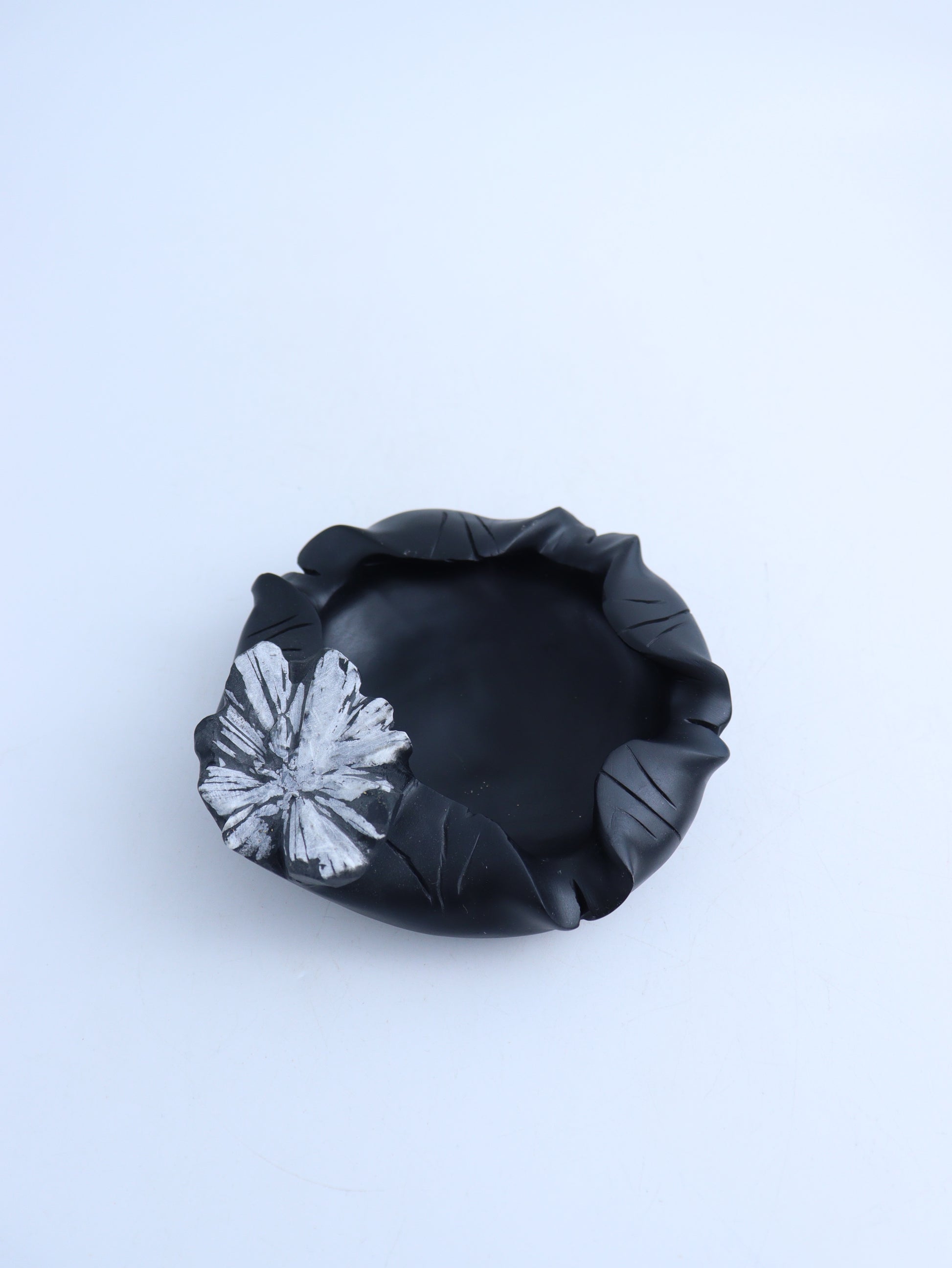 Chrysanthemum Ash Tray / Bowl - Expert Wholesale and Supplier of Wholesale Crystals & Bulk Gemstones, ["Bowls","Chrysanthemum"]