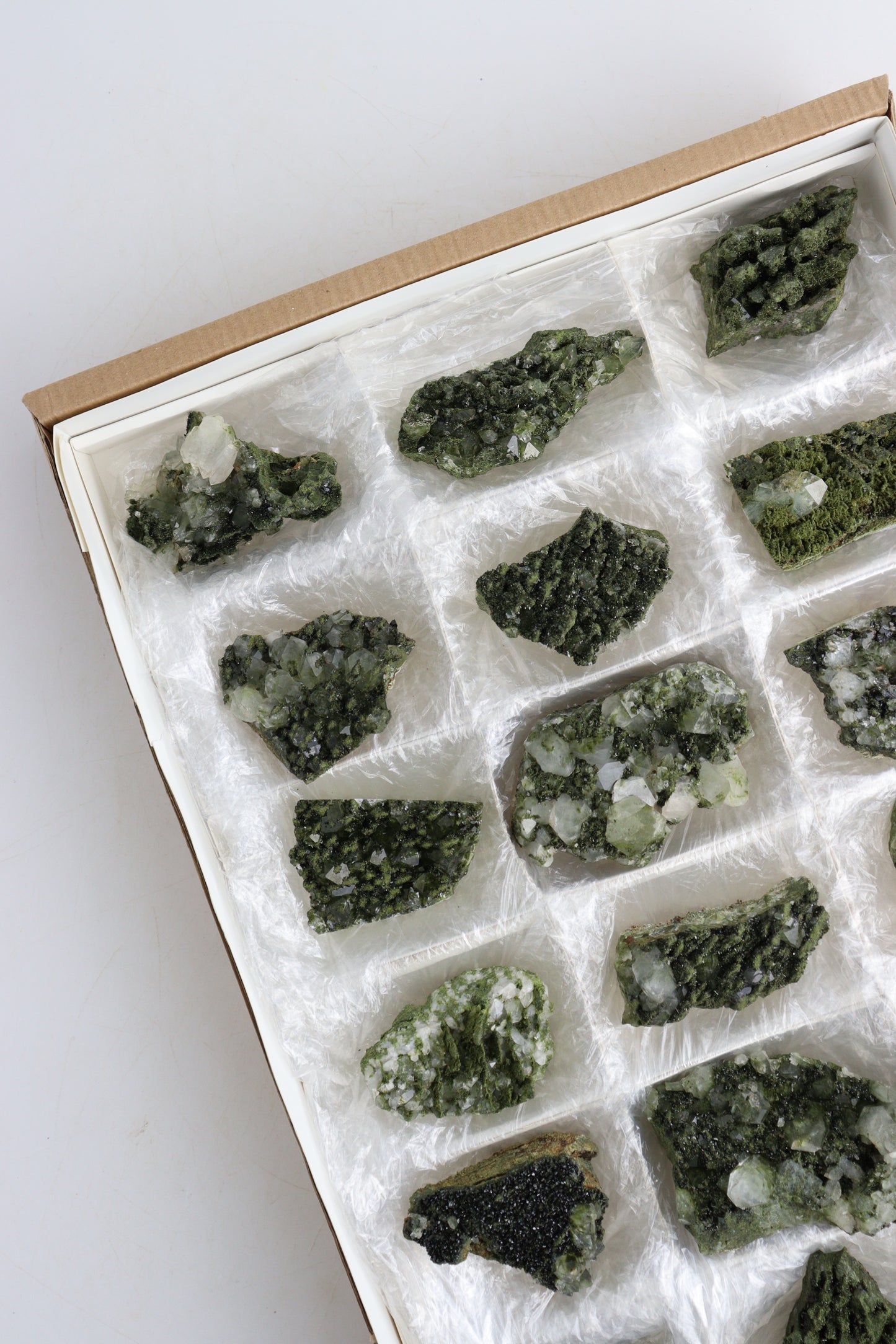 Epidote Cluster Flat - Expert Supplier of Wholesale Crystals & Bulk Gemstones