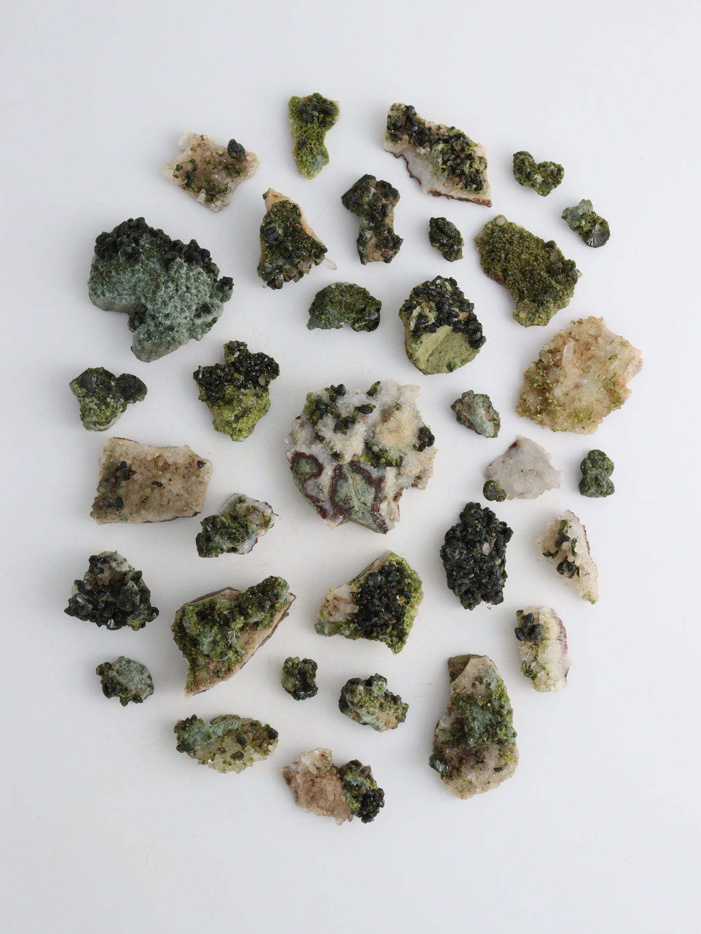 Epidote Clusters - Expert Wholesale and Supplier of Wholesale Crystals & Bulk Gemstones, ["epidote","Flats"]