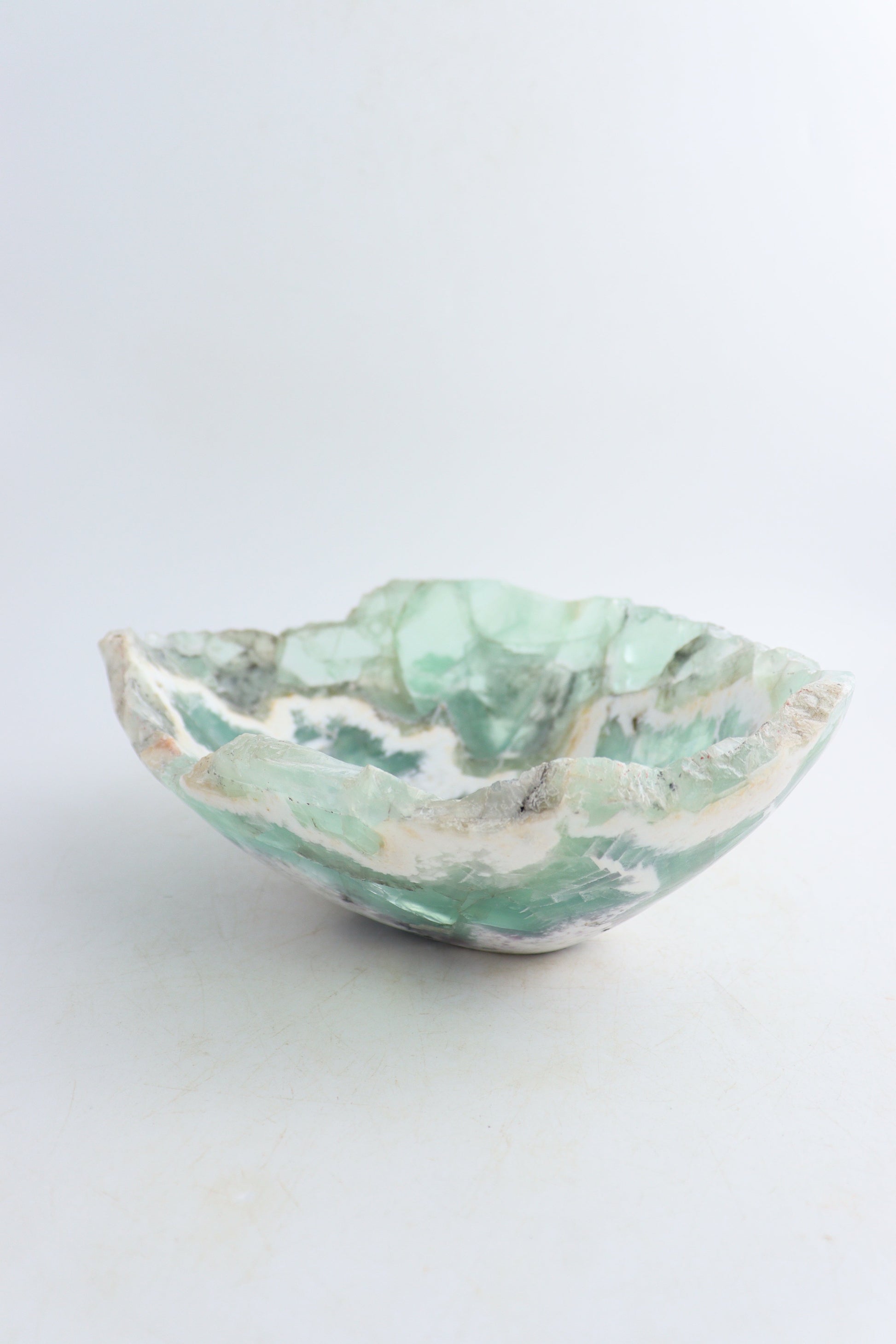 Fluorite Bowl - Expert Supplier of Wholesale Crystals & Bulk Gemstones