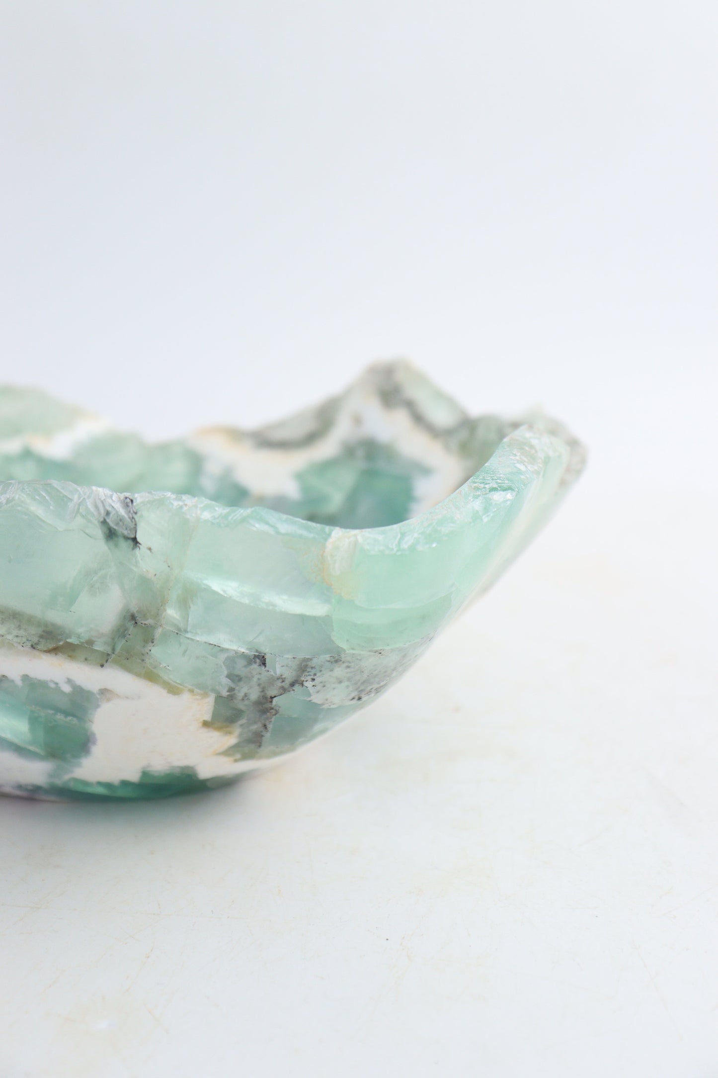 Fluorite Bowl - Expert Supplier of Wholesale Crystals & Bulk Gemstones