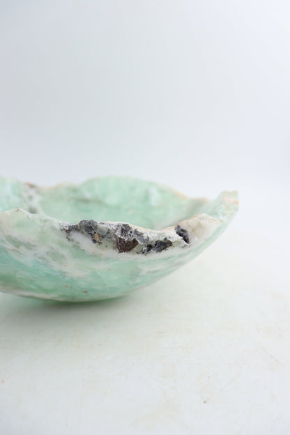 Fluorite Bowl - Expert Supplier of Wholesale Crystals & Bulk Gemstones