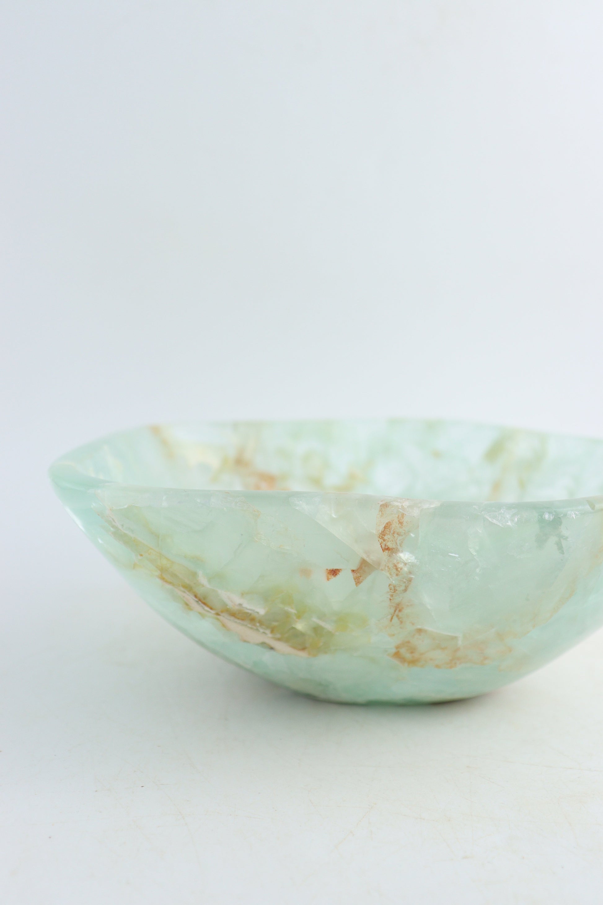 Fluorite Bowl - Expert Supplier of Wholesale Crystals & Bulk Gemstones