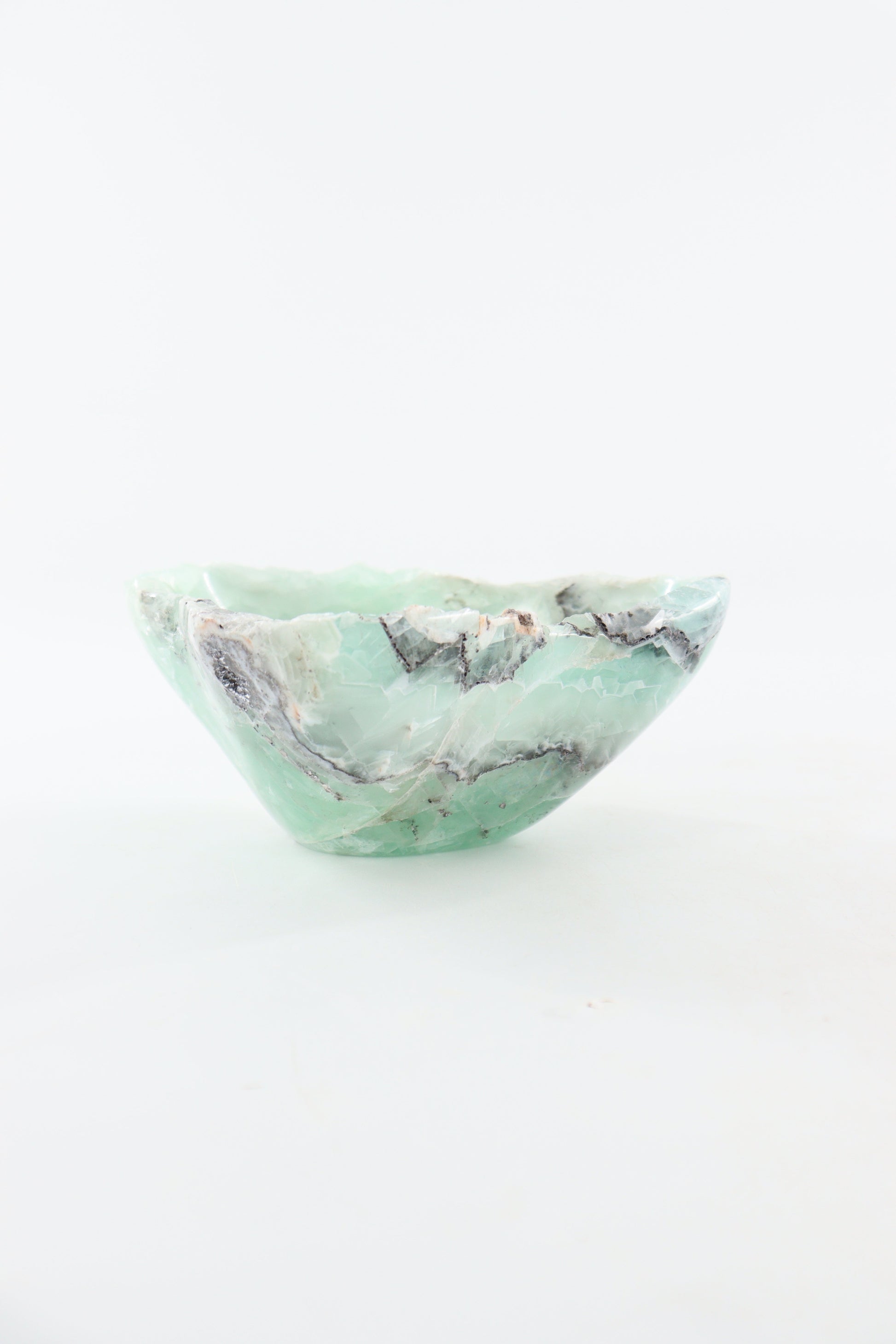 Fluorite Bowl - Expert Supplier of Wholesale Crystals & Bulk Gemstones
