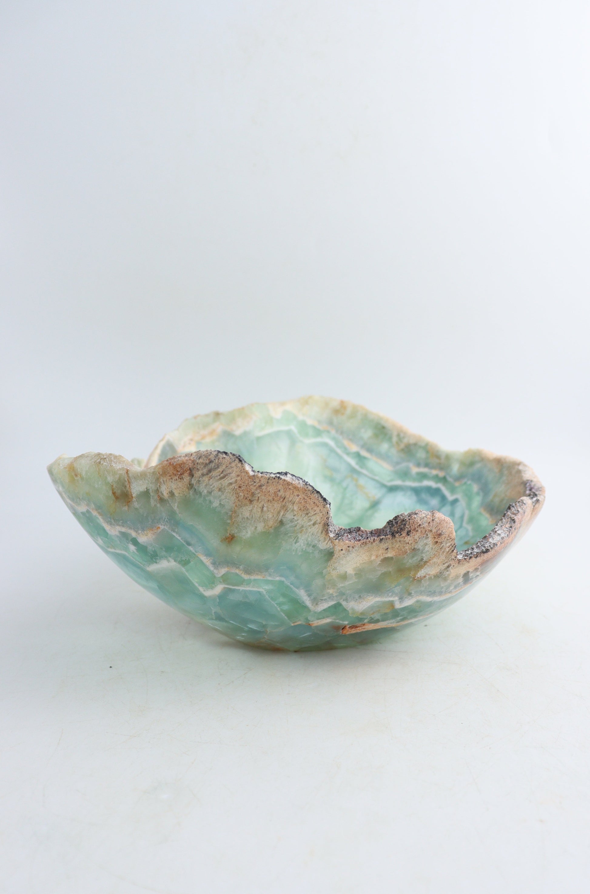 Fluorite Bowl - Expert Supplier of Wholesale Crystals & Bulk Gemstones