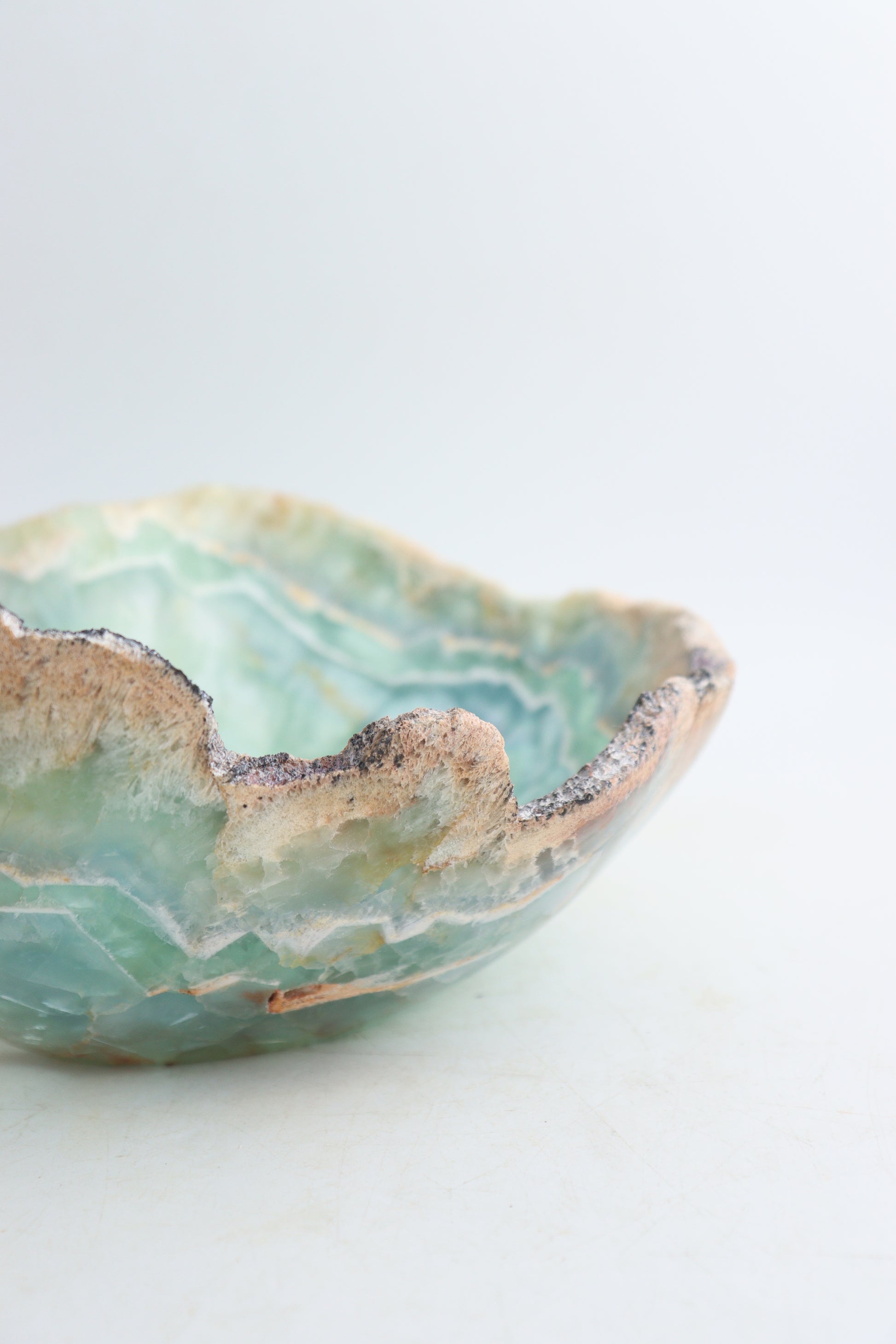 Fluorite Bowl - Expert Supplier of Wholesale Crystals & Bulk Gemstones