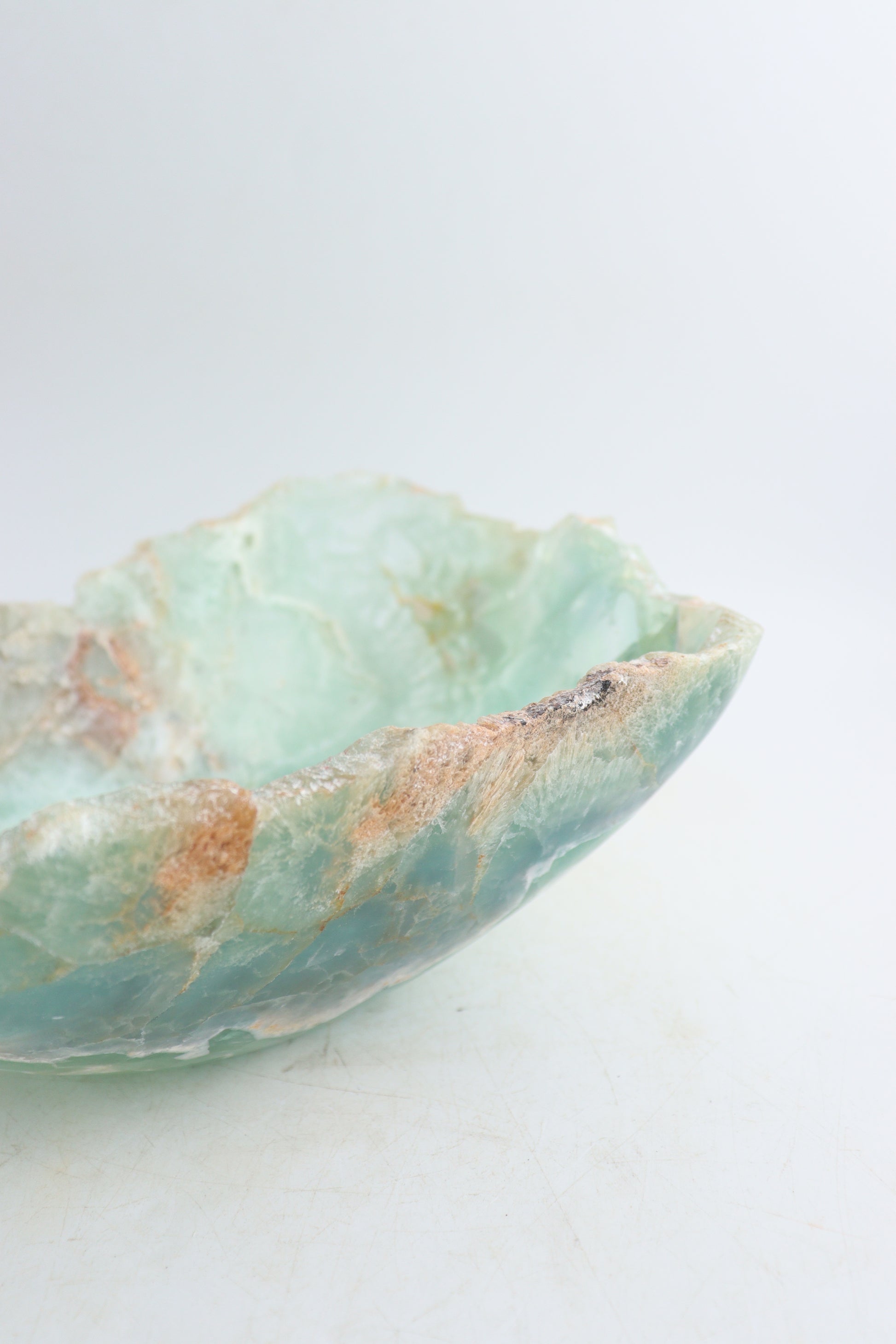 Fluorite Bowl - Expert Supplier of Wholesale Crystals & Bulk Gemstones