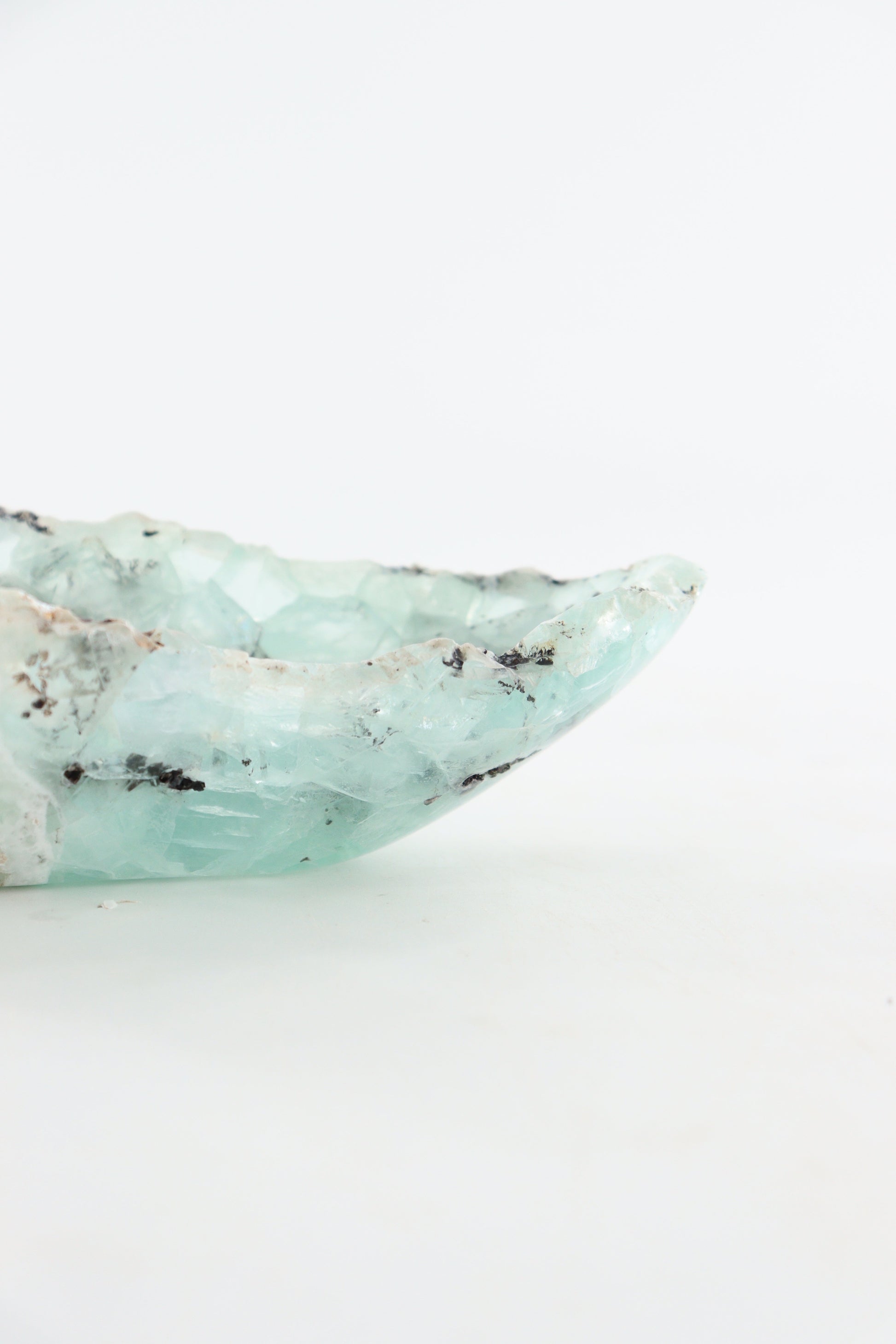 Fluorite Bowl - Expert Supplier of Wholesale Crystals & Bulk Gemstones