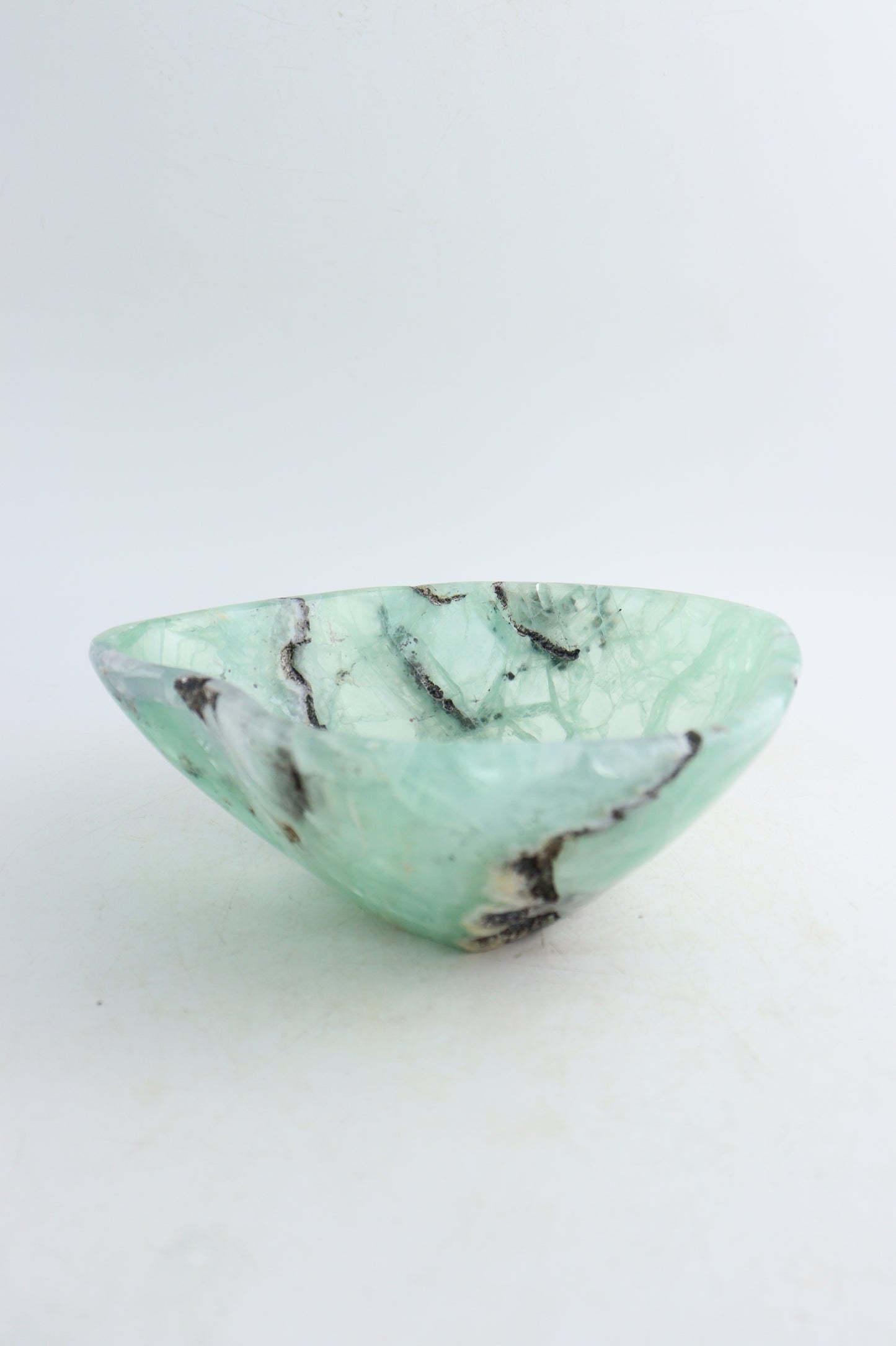 Fluorite Bowl - Expert Supplier of Wholesale Crystals & Bulk Gemstones