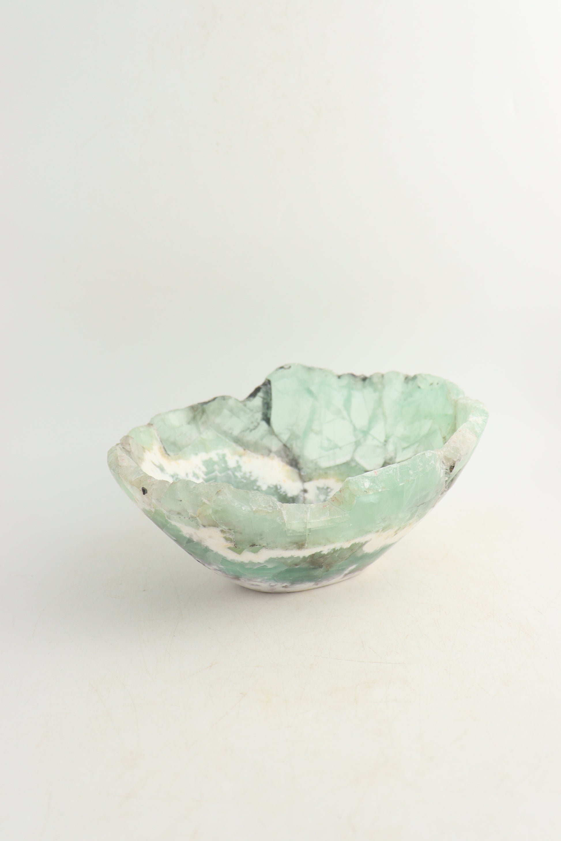 Fluorite Bowl - Expert Supplier of Wholesale Crystals & Bulk Gemstones