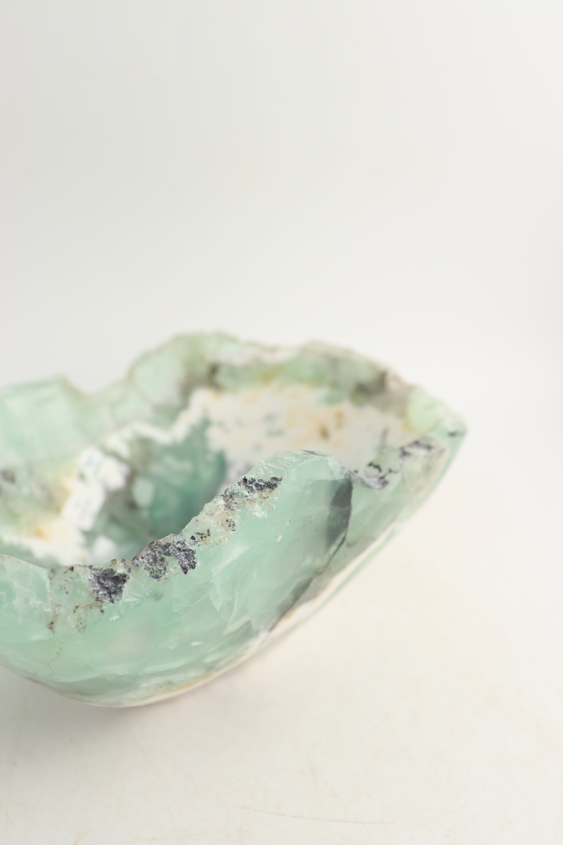 Fluorite Bowl - Expert Supplier of Wholesale Crystals & Bulk Gemstones