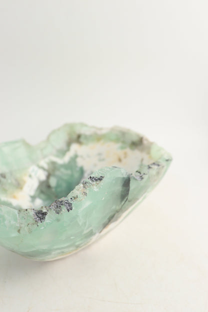 Fluorite Bowl - Expert Supplier of Wholesale Crystals & Bulk Gemstones