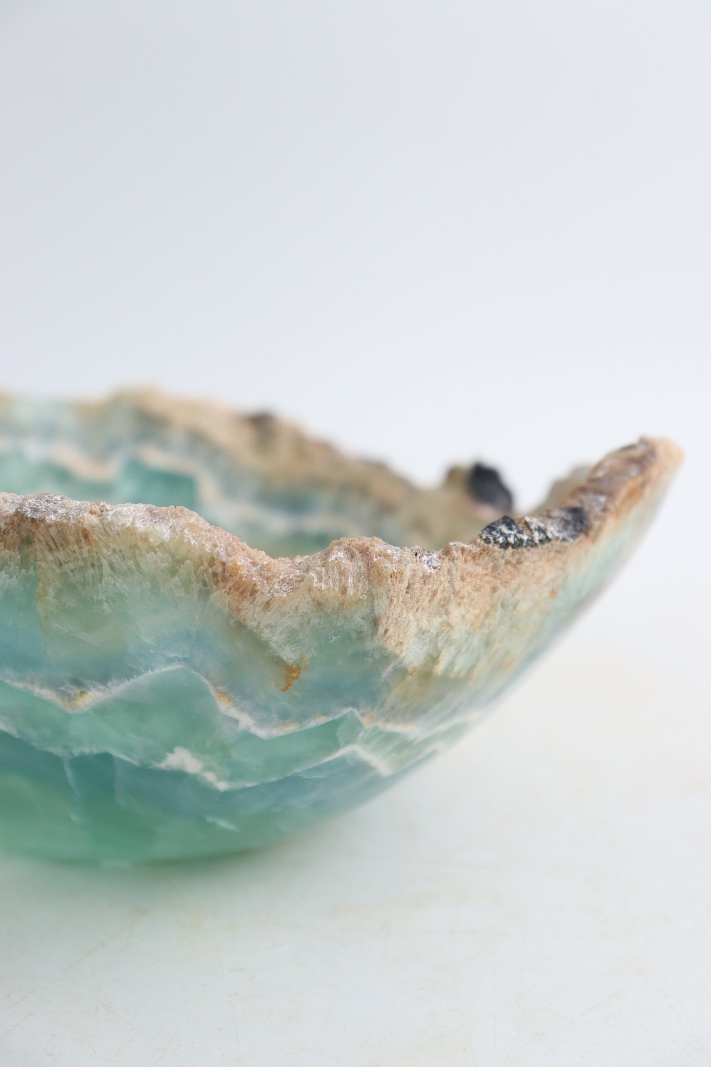 Fluorite Bowl - Expert Supplier of Wholesale Crystals & Bulk Gemstones