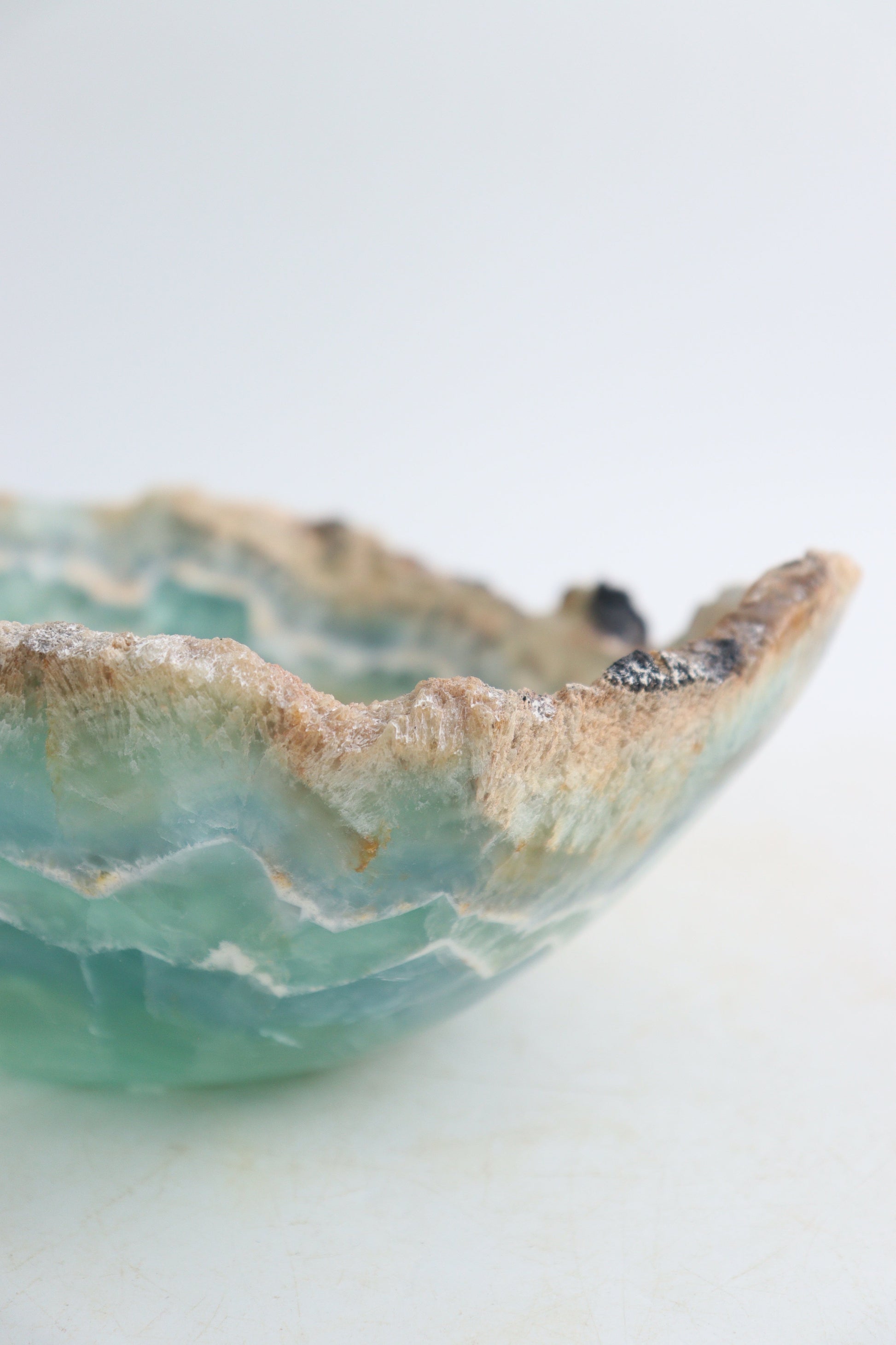 Fluorite Bowl - Expert Supplier of Wholesale Crystals & Bulk Gemstones