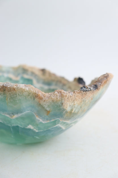 Fluorite Bowl - Expert Supplier of Wholesale Crystals & Bulk Gemstones