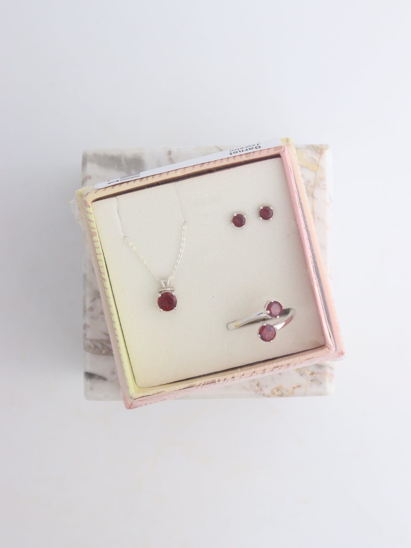 Garnet Jewelry set - Expert Wholesale and Supplier of Wholesale Crystals & Bulk Gemstones, ["earrings","Garnet","Jewelry","Pendant","Ring","rings"]