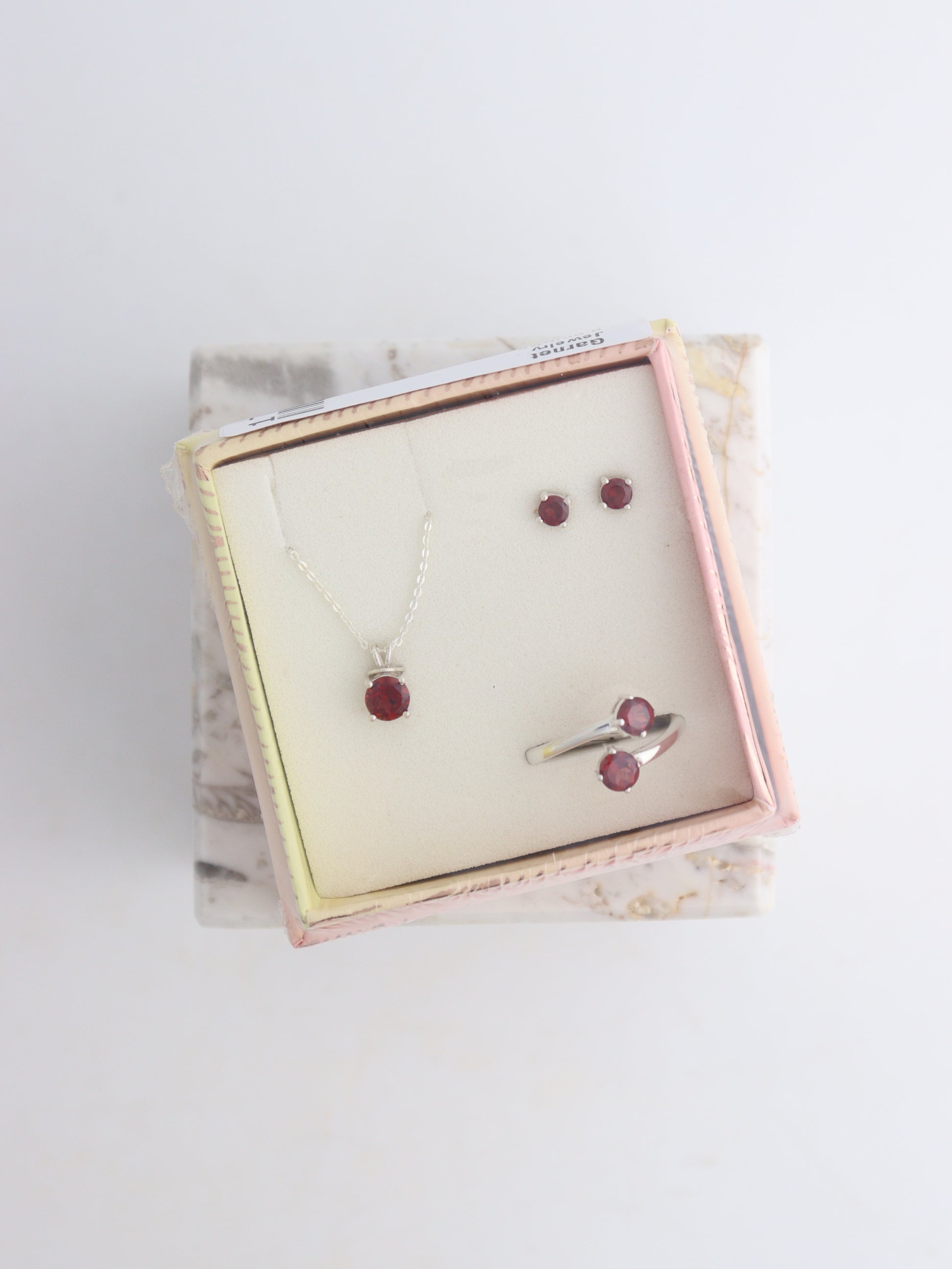 Garnet Jewelry set - Expert Wholesale and Supplier of Wholesale Crystals & Bulk Gemstones, ["earrings","Garnet","Jewelry","Pendant","Ring","rings"]