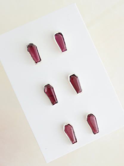 *Halloween* Garnet Coffins Earrings - Mi Esperanza Minerals