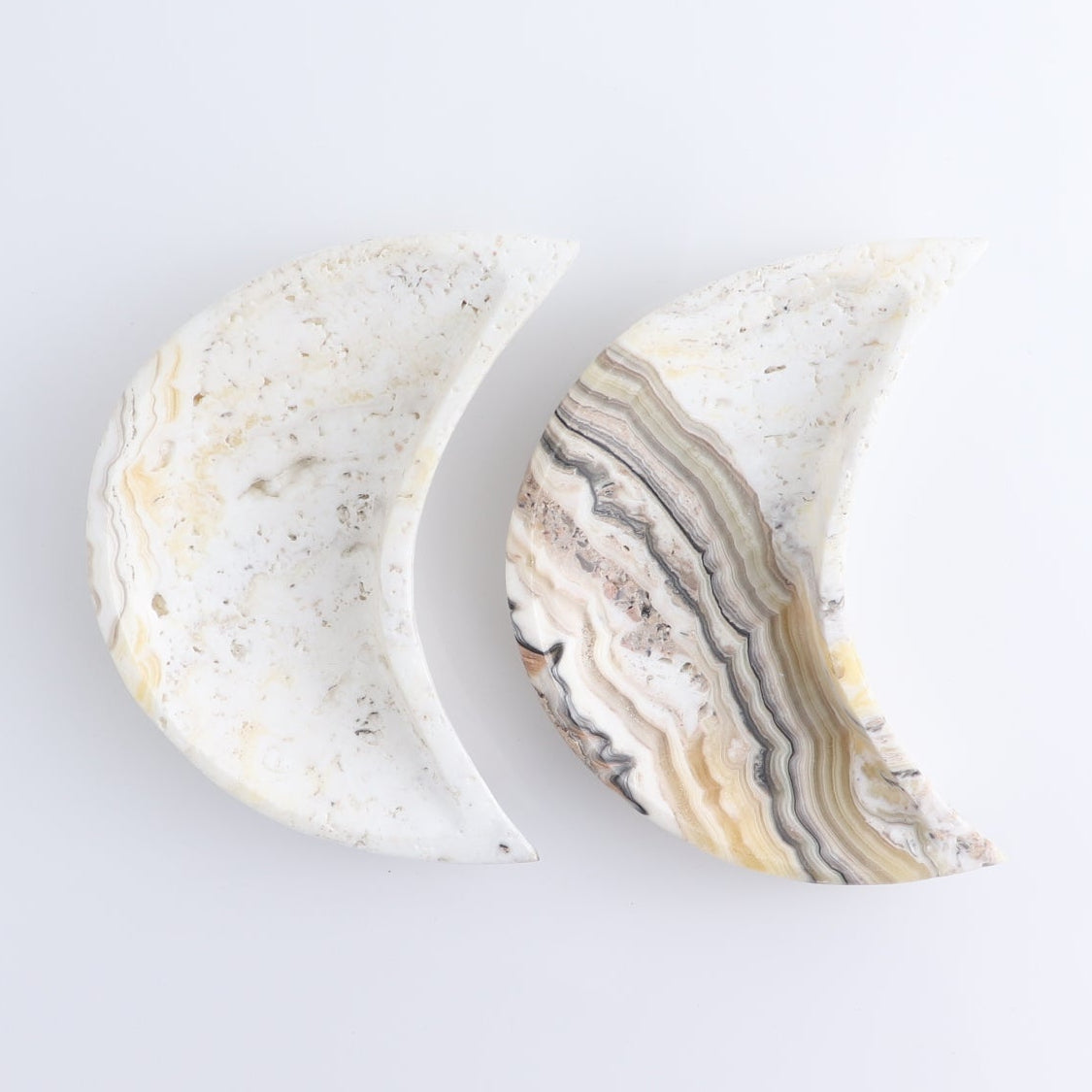 One Mexican Onyx/Calcite White & Yellow Zebra Moon Dish