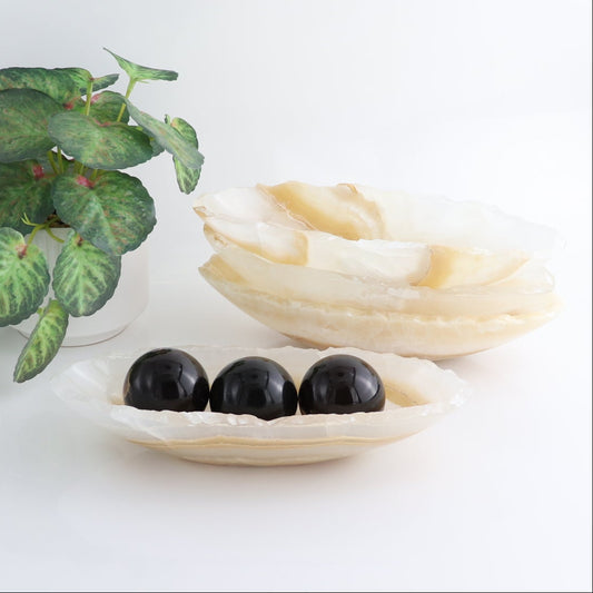 One Mexican Onyx/Calcite Honey Small Canoe Bowl