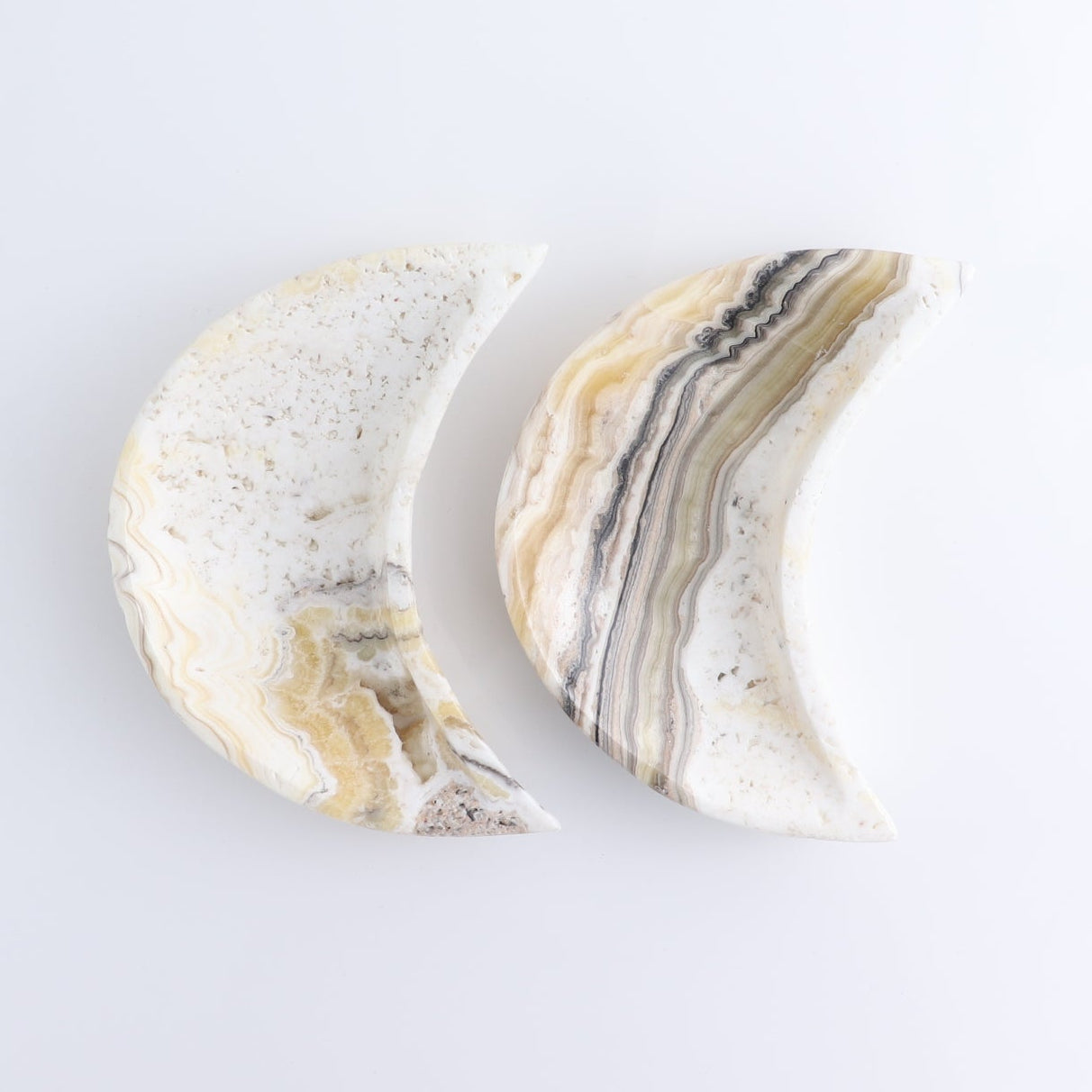 One Mexican Onyx/Calcite White & Yellow Zebra Moon Dish