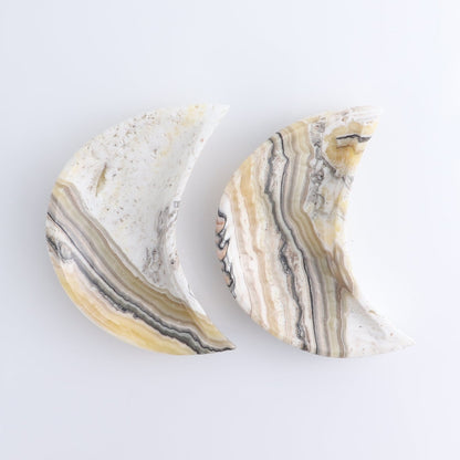 One Mexican Onyx/Calcite White & Yellow Zebra Moon Dish