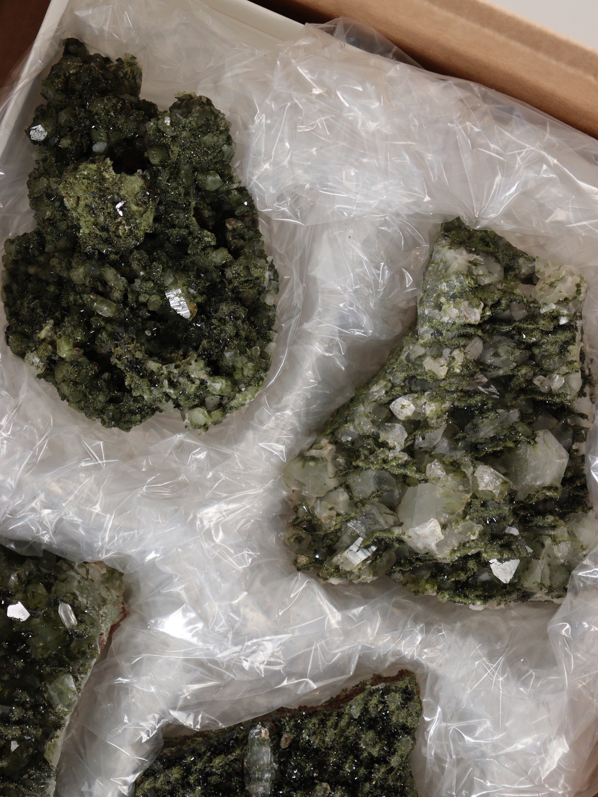 Epidote Flat Set of 4 - Expert Wholesale and Supplier of Wholesale Crystals & Bulk Gemstones, []