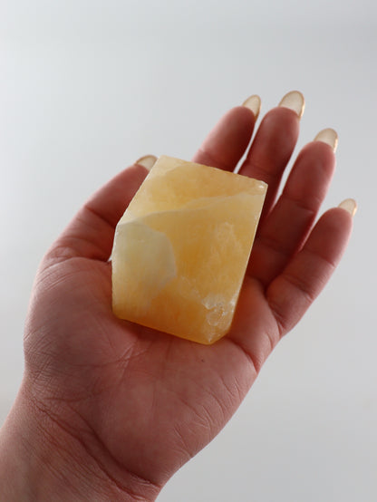 Calcite Cubes Set of 7 - Expert Wholesale and Supplier of Wholesale Crystals & Bulk Gemstones, ["Calcite","close_50","Flats","Freeforms","Honey Calcite","Utah"]