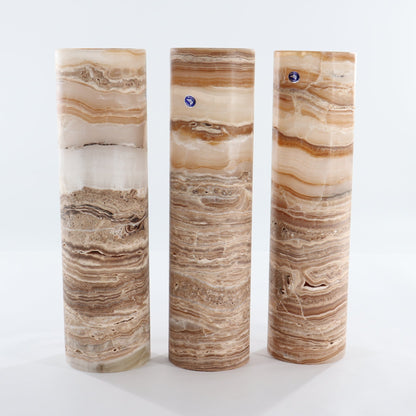 One Medium Honey Polished Top Onyx Lamp Blind