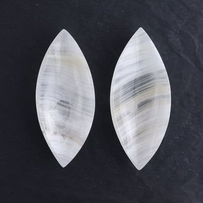 One Mexican Onyx/Calcite White Leaf Dish
