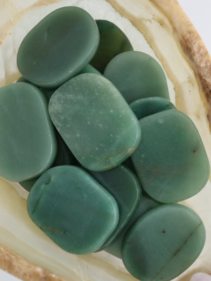 1/2kg Green Aventurine Smooth Stones - Expert Supplier of Wholesale Crystals & Bulk Gemstones