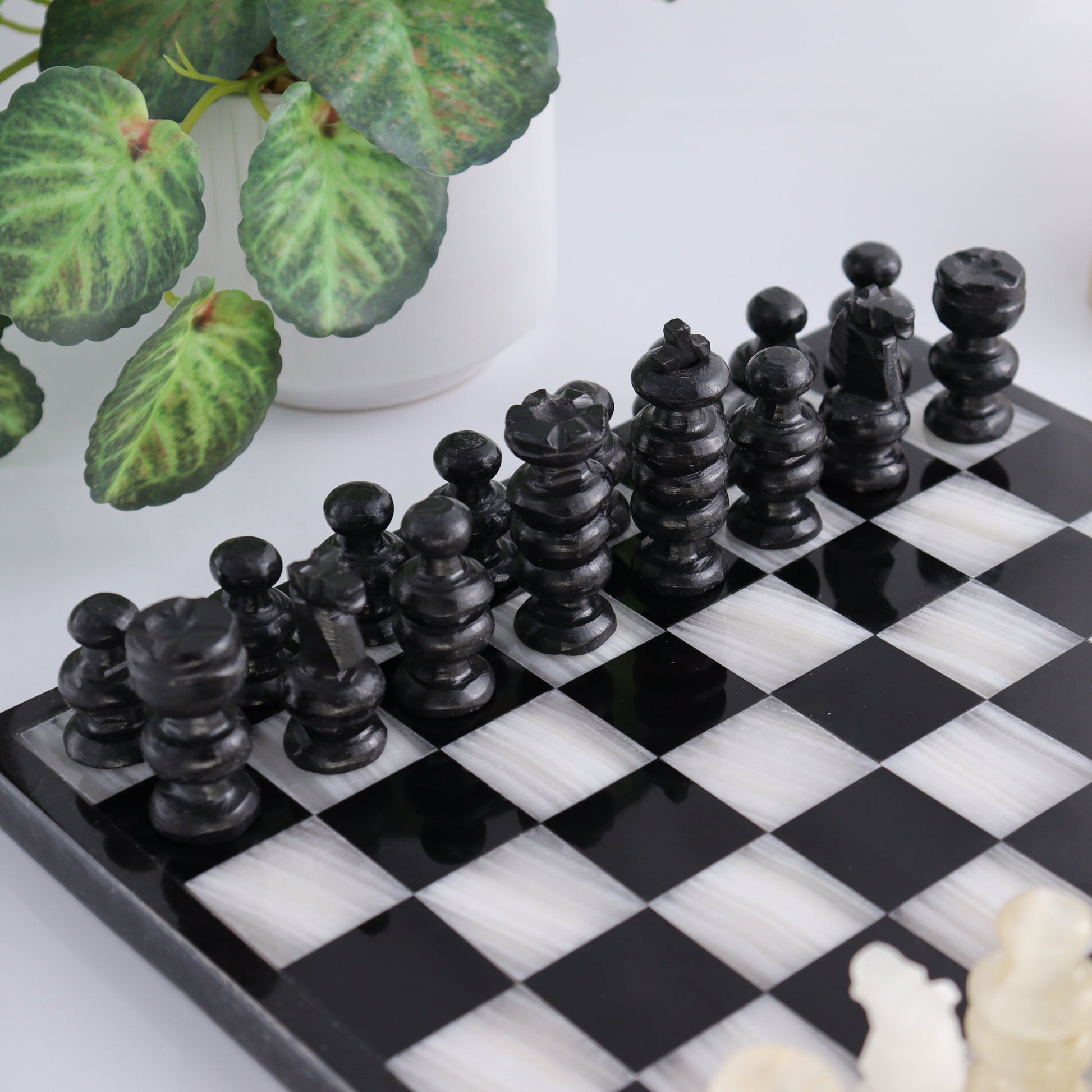 Medium Onyx and Marble Chess Set (Black and White) - Expert Wholesale and Supplier of Wholesale Crystals & Bulk Gemstones, ["Black Marble","Catalog Onyx","Marble","onyx"]