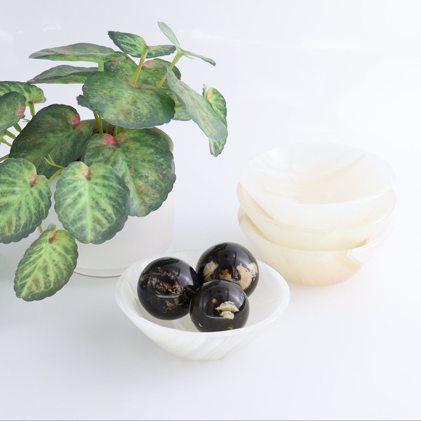 One Bowl (12 cm) Mexican Onyx/Calcite White Polished - Expert Wholesale and Supplier of Wholesale Crystals & Bulk Gemstones, ["bowl","Calcite","Catalog Onyx","Decorative Dish","Mexico","onyx"]