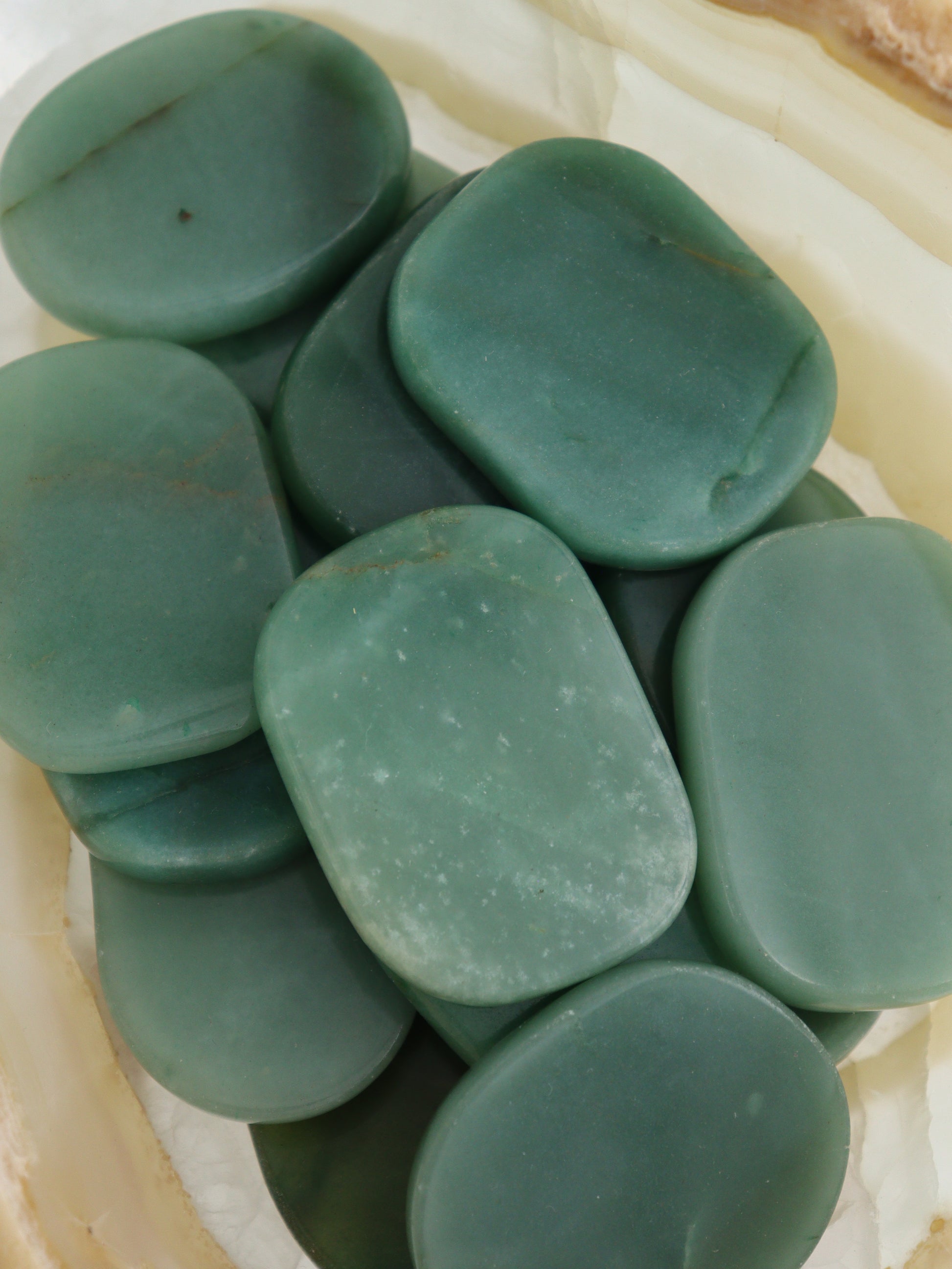 1/2kg Green Aventurine Smooth Stones - Expert Supplier of Wholesale Crystals & Bulk Gemstones