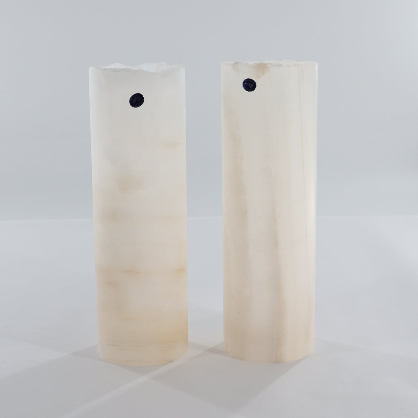 One Small White Rough Top Onyx Lamp Blind